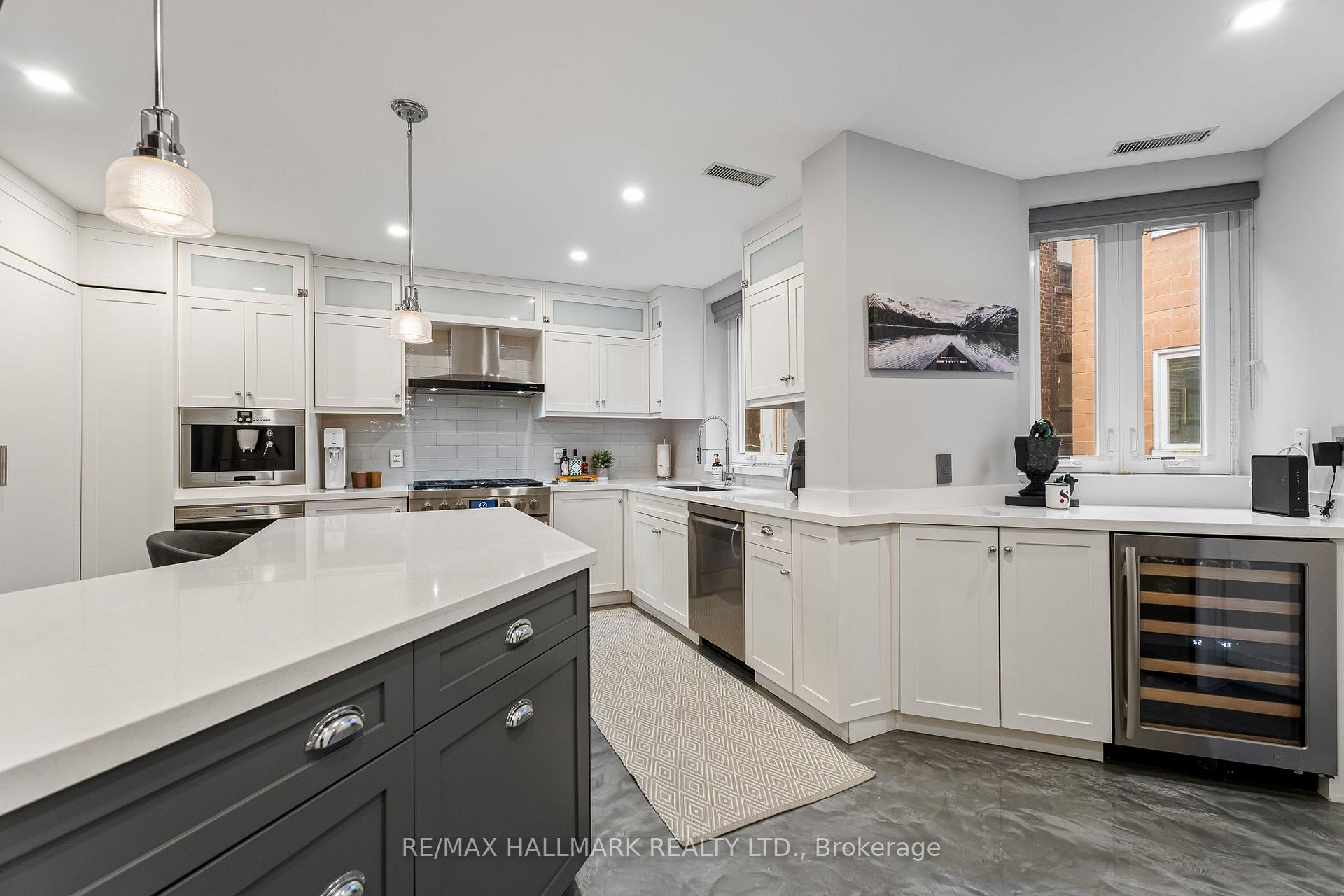 Photo 15 of Unit 201, 2365 Queen Street E, Toronto, The Beaches — HOMEH
