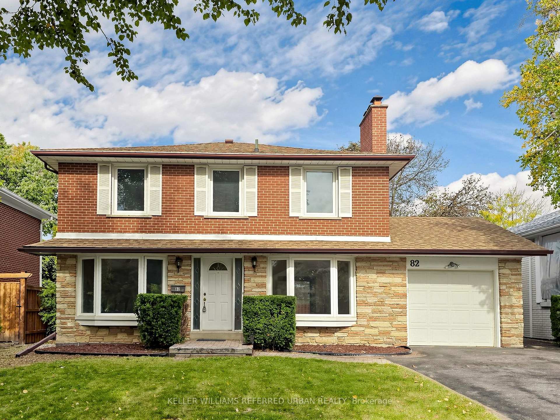Photo 4 of 82 Crossbow Crescent, North York, Pleasant View — HOMEH