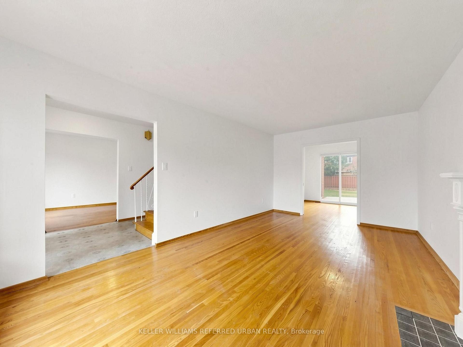 Photo 9 of 82 Crossbow Crescent, North York, Pleasant View — HOMEH