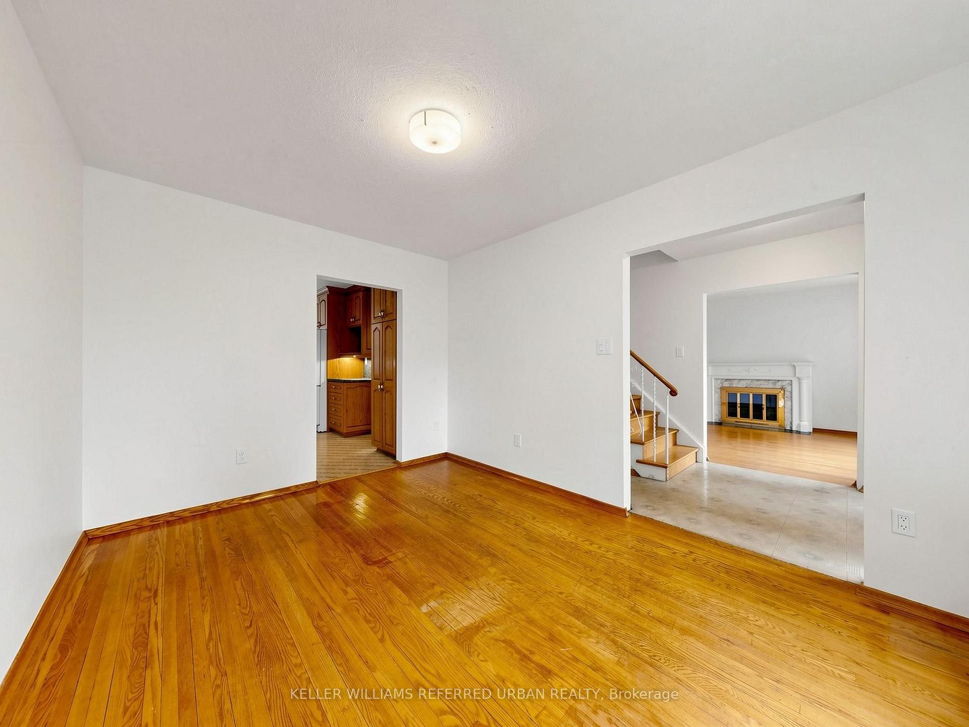 Photo 13 of 82 Crossbow Crescent, North York, Pleasant View — HOMEH
