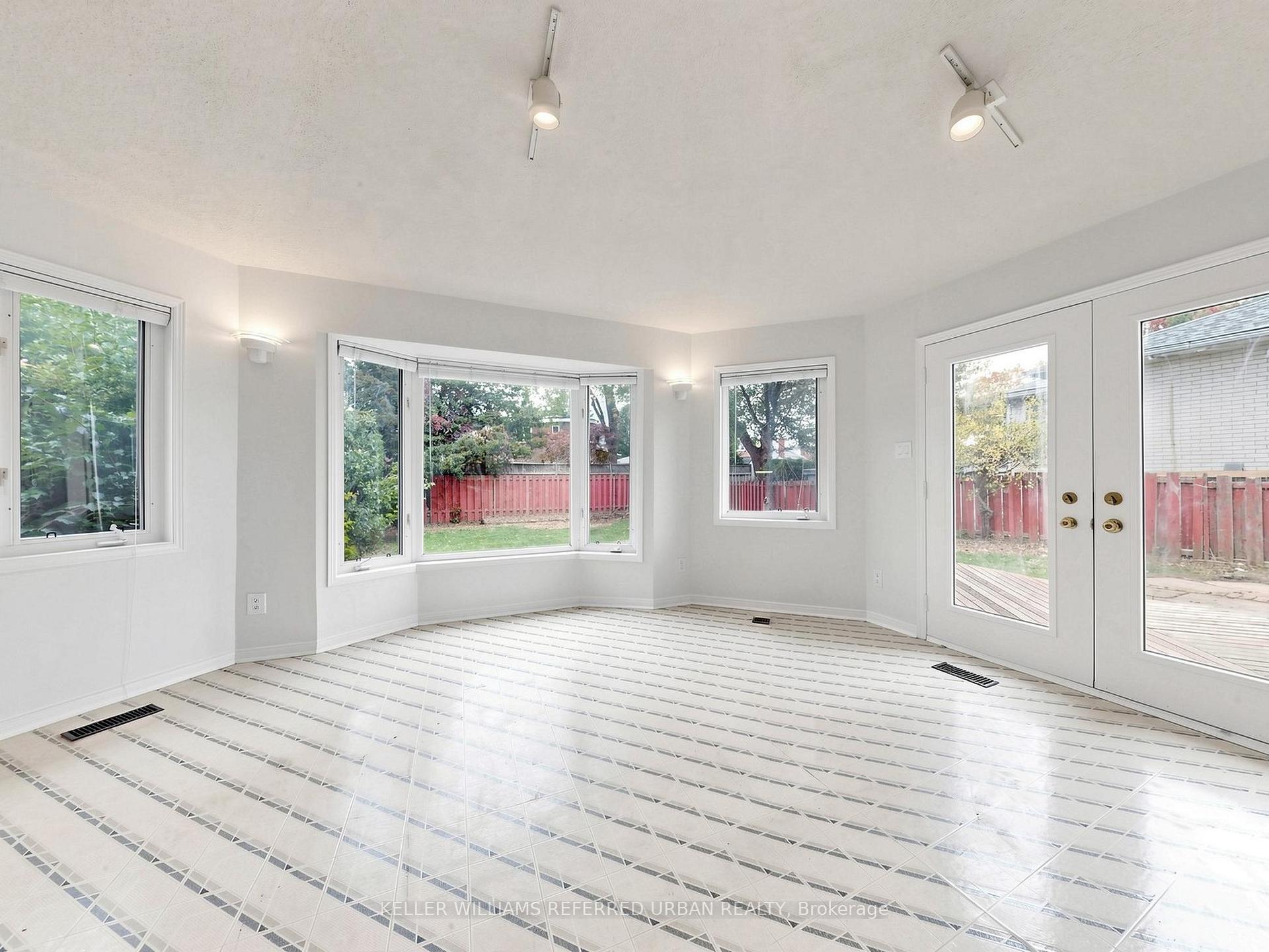 Photo 18 of 82 Crossbow Crescent, North York, Pleasant View — HOMEH
