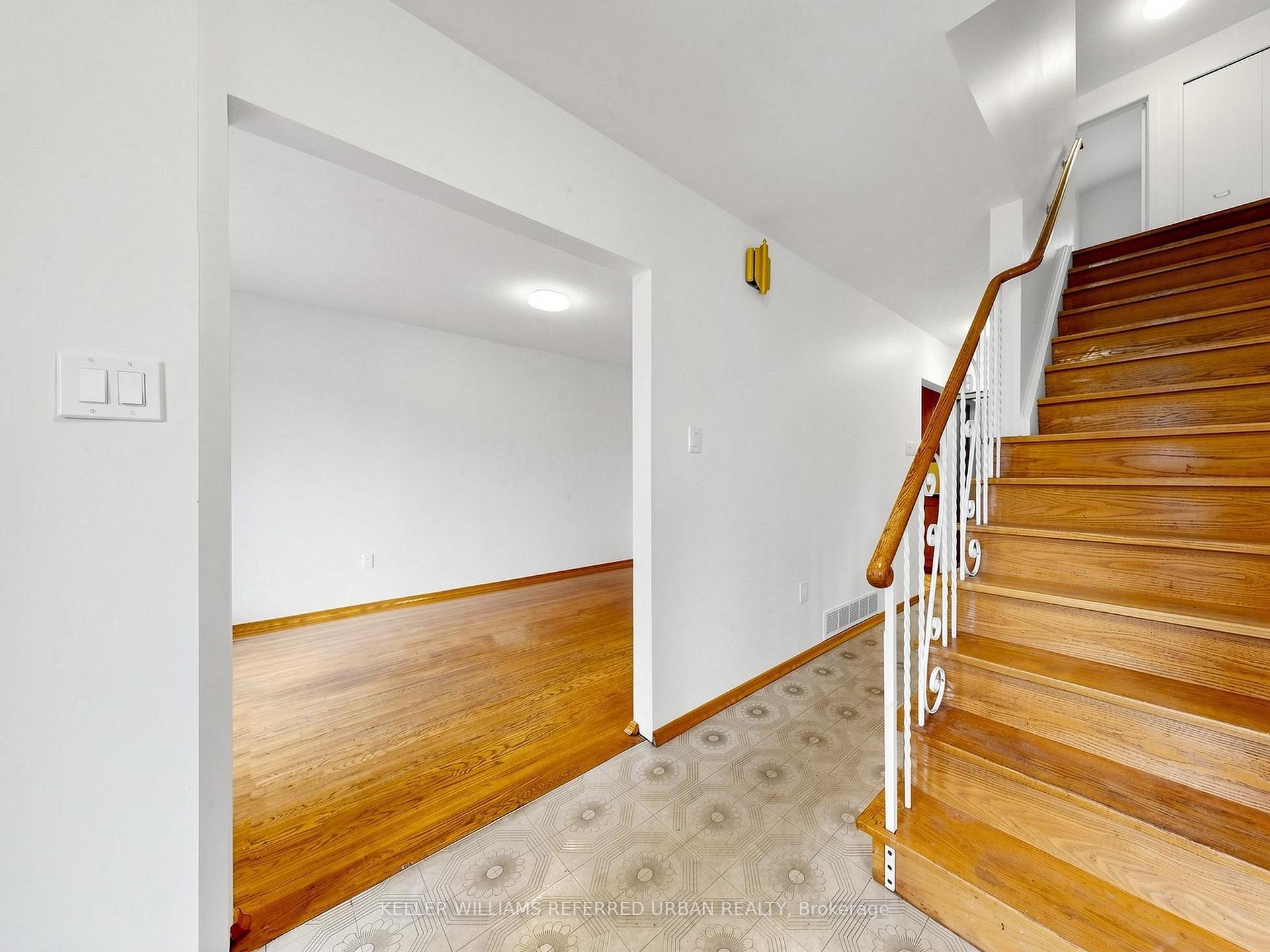 Photo 25 of 82 Crossbow Crescent, North York, Pleasant View — HOMEH