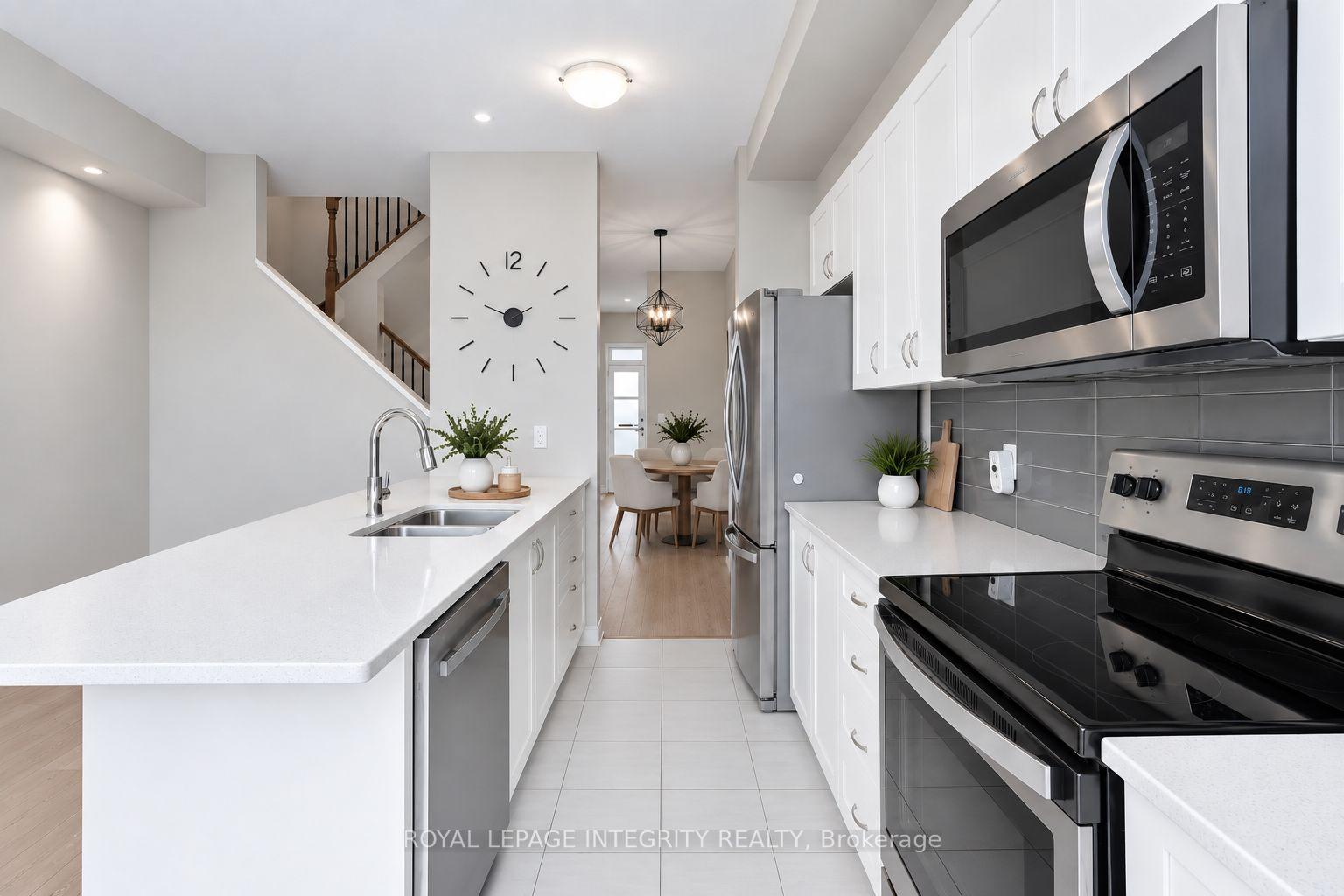 Photo 16 of 231 Mountain Sorrel Way, Ottawa, Avalon West — HOMEH