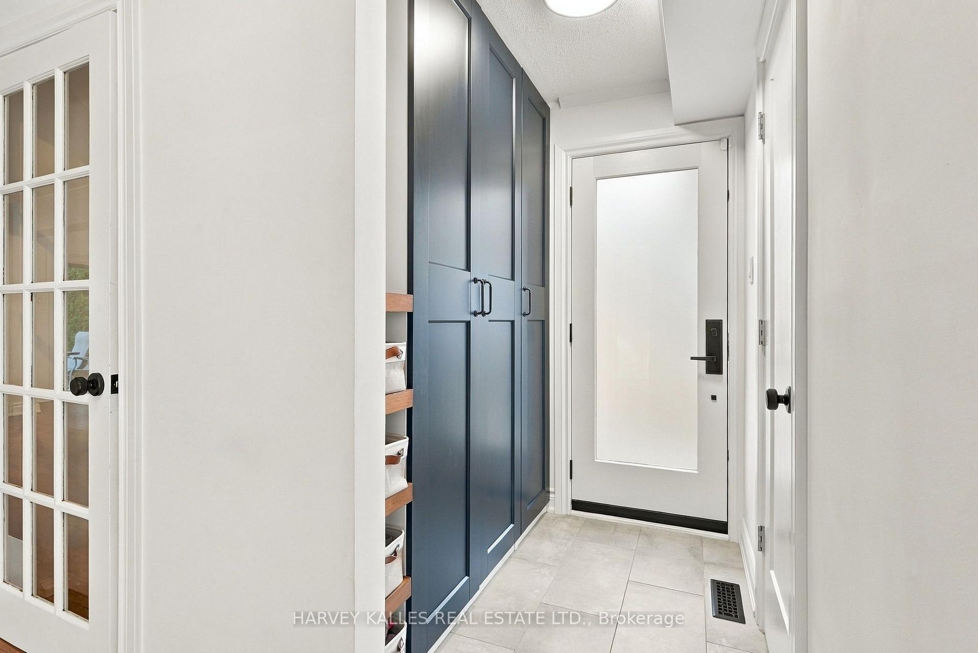 Photo 3 of 4181 Stonemason Crescent, Mississauga, Erin Mills — HOMEH