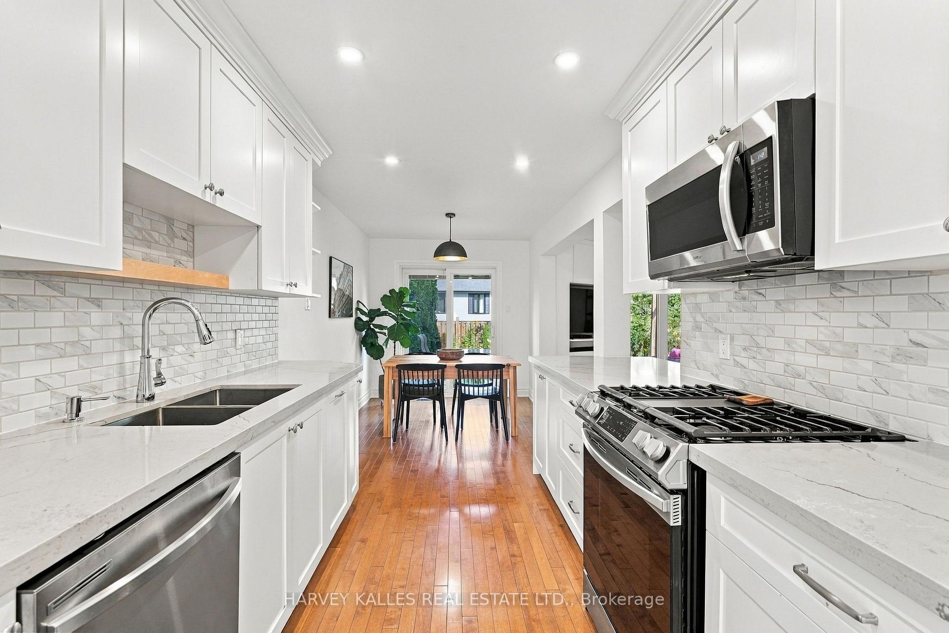 Photo 8 of 4181 Stonemason Crescent, Mississauga, Erin Mills — HOMEH