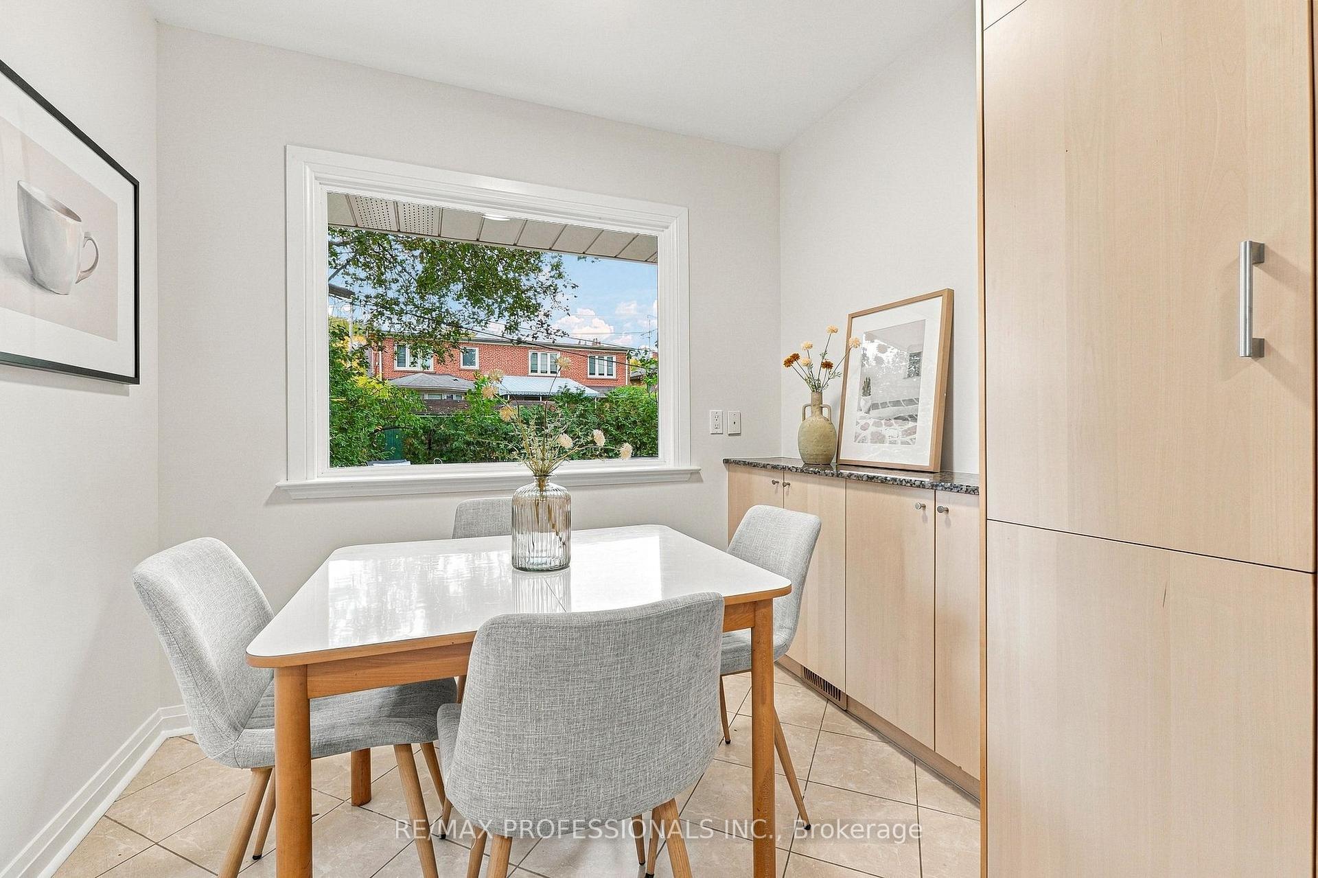 Photo 17 of 8 Northolt Court, Etobicoke, Edenbridge-Humber Valley — HOMEH