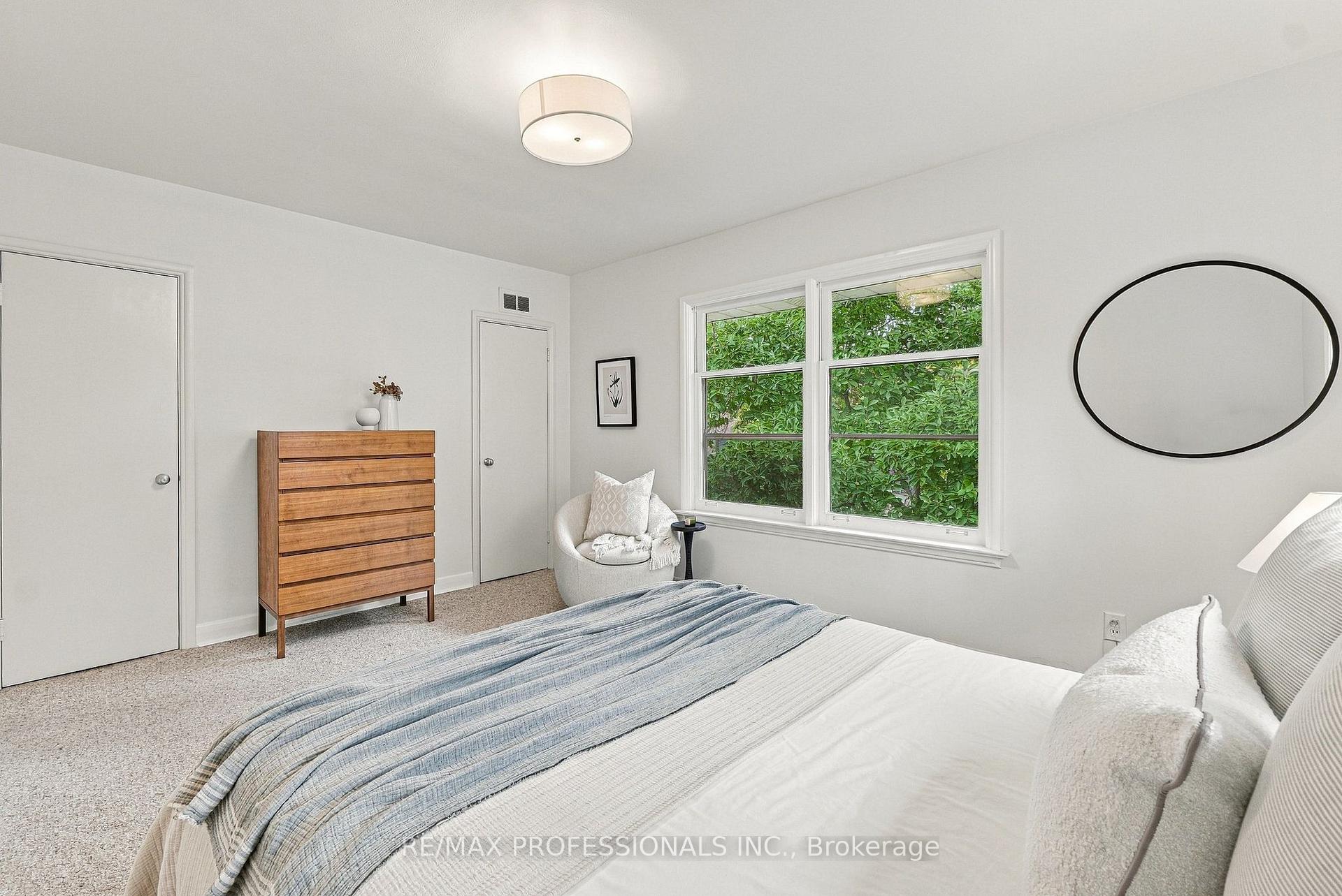 Photo 22 of 8 Northolt Court, Etobicoke, Edenbridge-Humber Valley — HOMEH