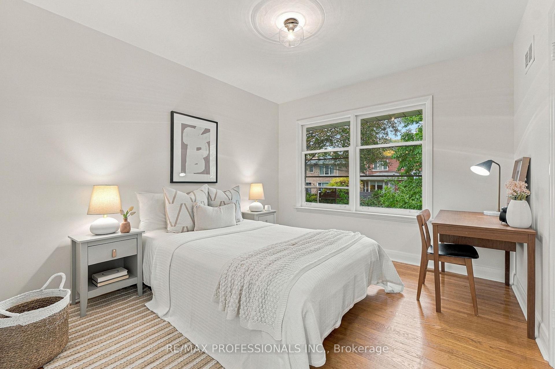 Photo 23 of 8 Northolt Court, Etobicoke, Edenbridge-Humber Valley — HOMEH
