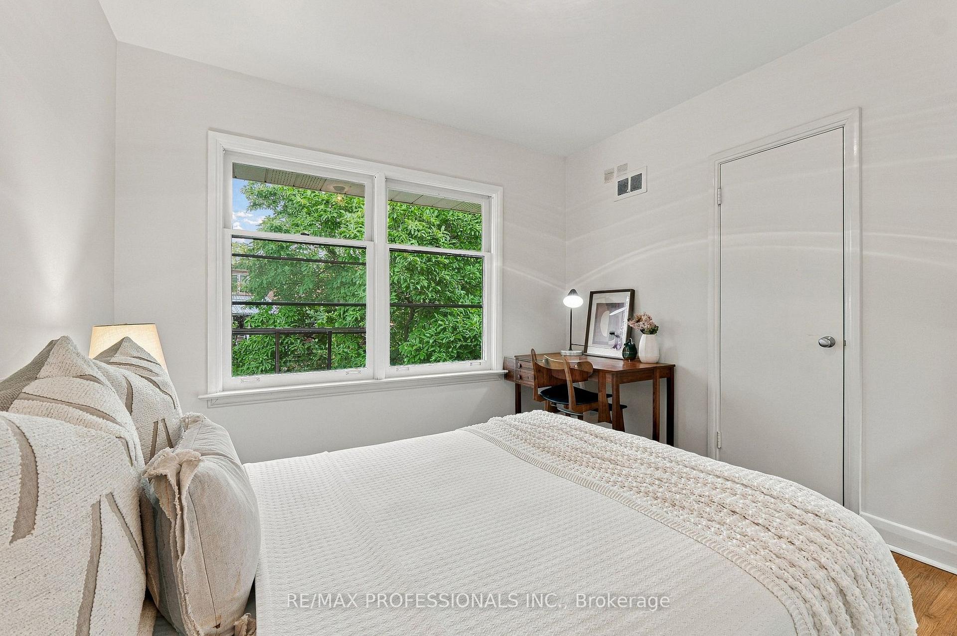 Photo 24 of 8 Northolt Court, Etobicoke, Edenbridge-Humber Valley — HOMEH
