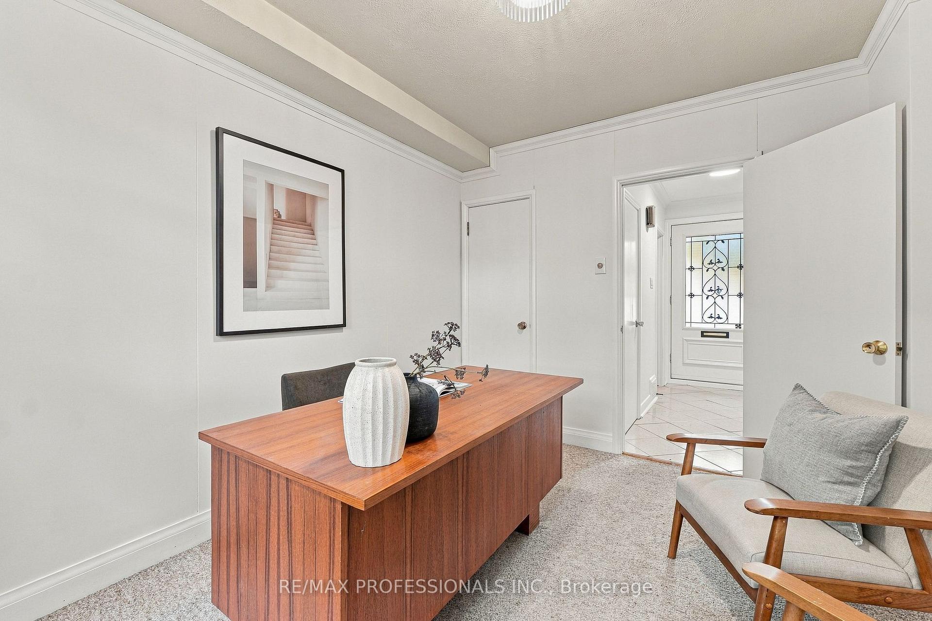 Photo 32 of 8 Northolt Court, Etobicoke, Edenbridge-Humber Valley — HOMEH