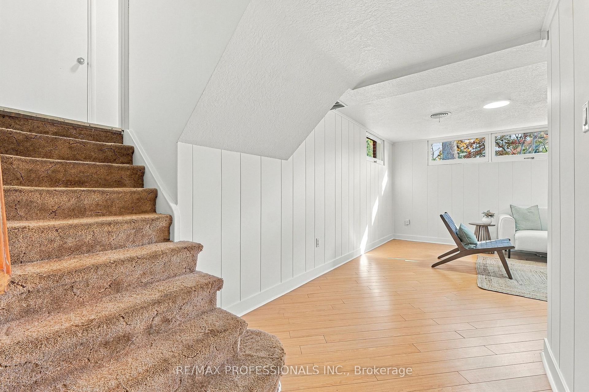Photo 35 of 8 Northolt Court, Etobicoke, Edenbridge-Humber Valley — HOMEH