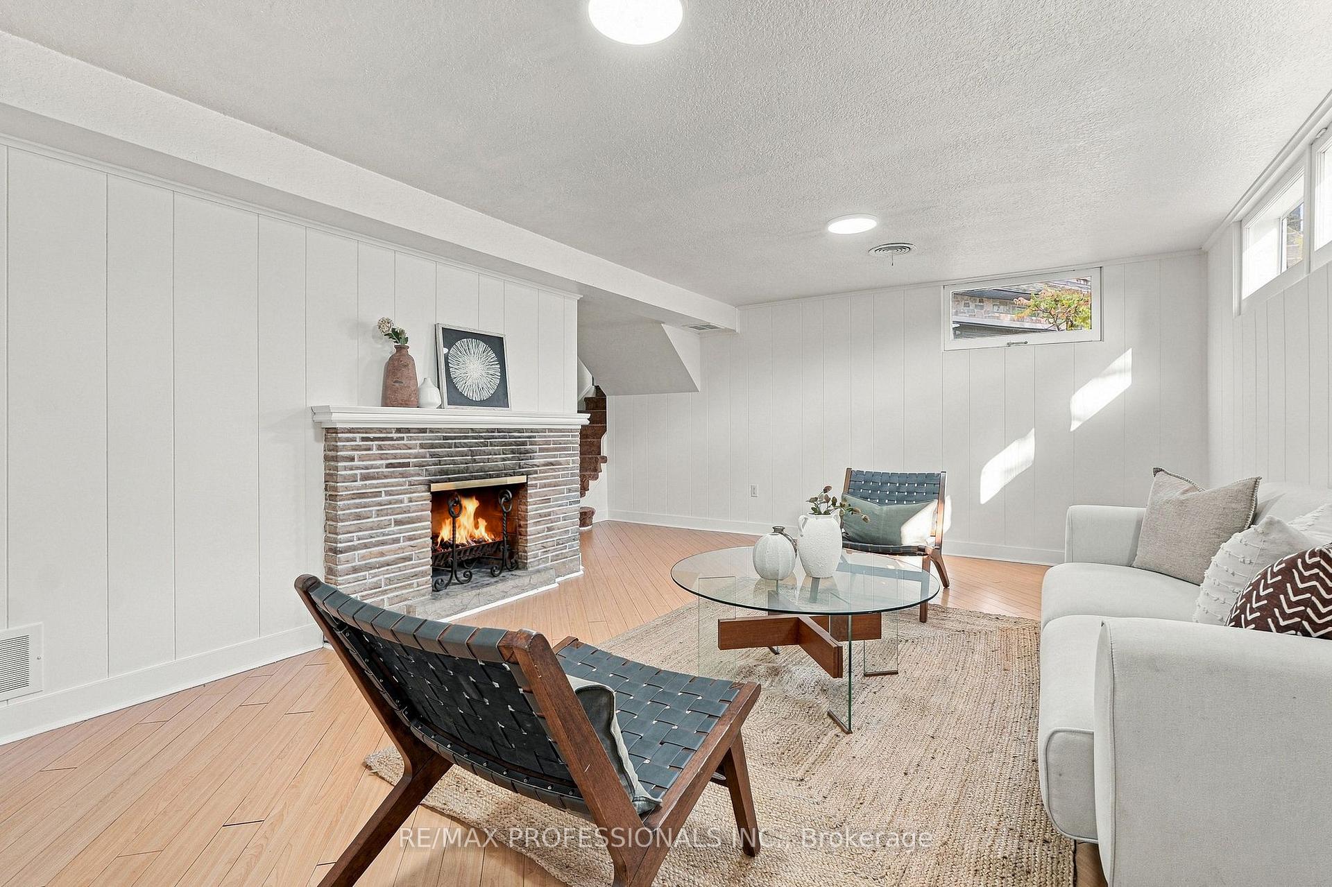 Photo 36 of 8 Northolt Court, Etobicoke, Edenbridge-Humber Valley — HOMEH