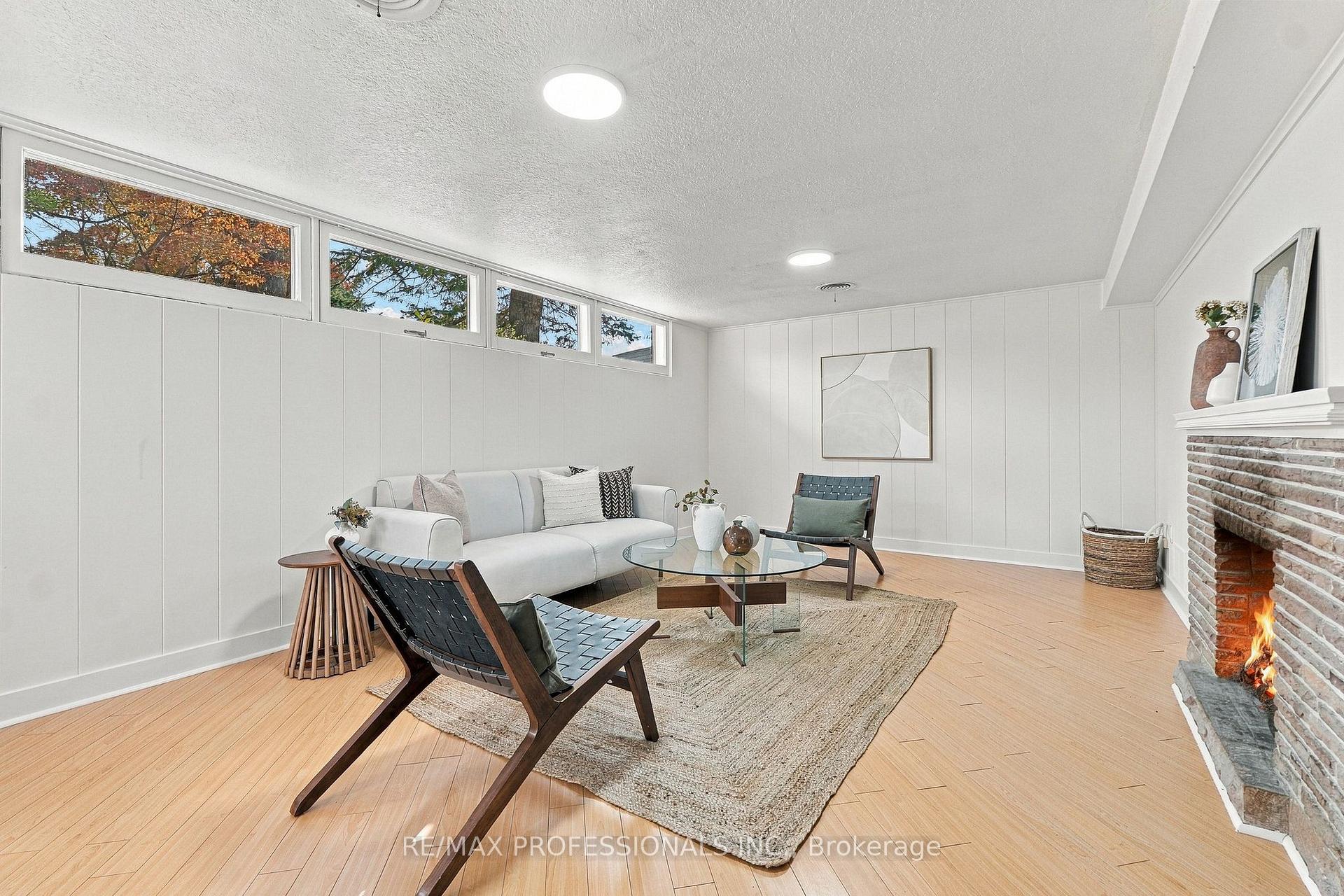 Photo 38 of 8 Northolt Court, Etobicoke, Edenbridge-Humber Valley — HOMEH