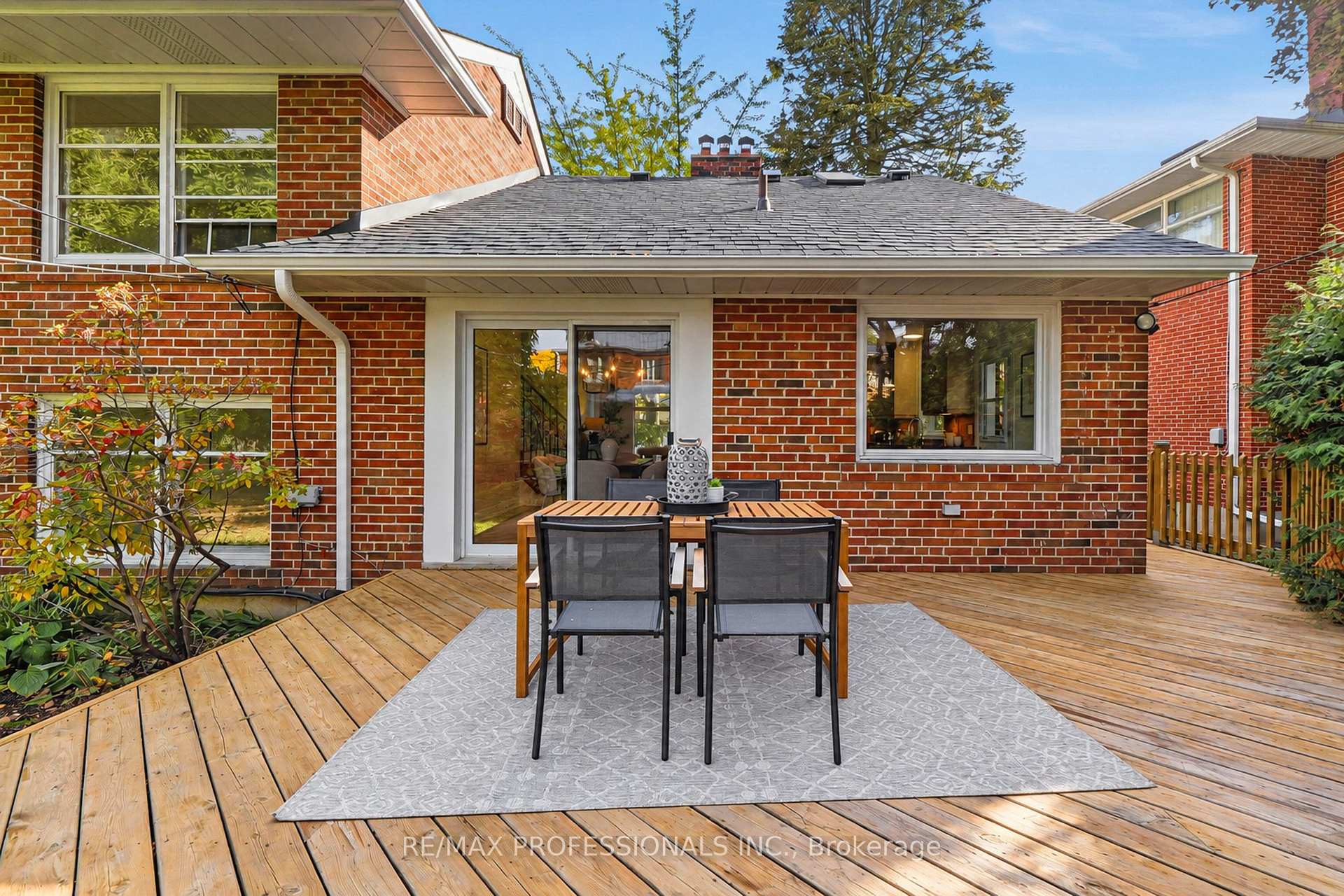 Photo 41 of 8 Northolt Court, Etobicoke, Edenbridge-Humber Valley — HOMEH