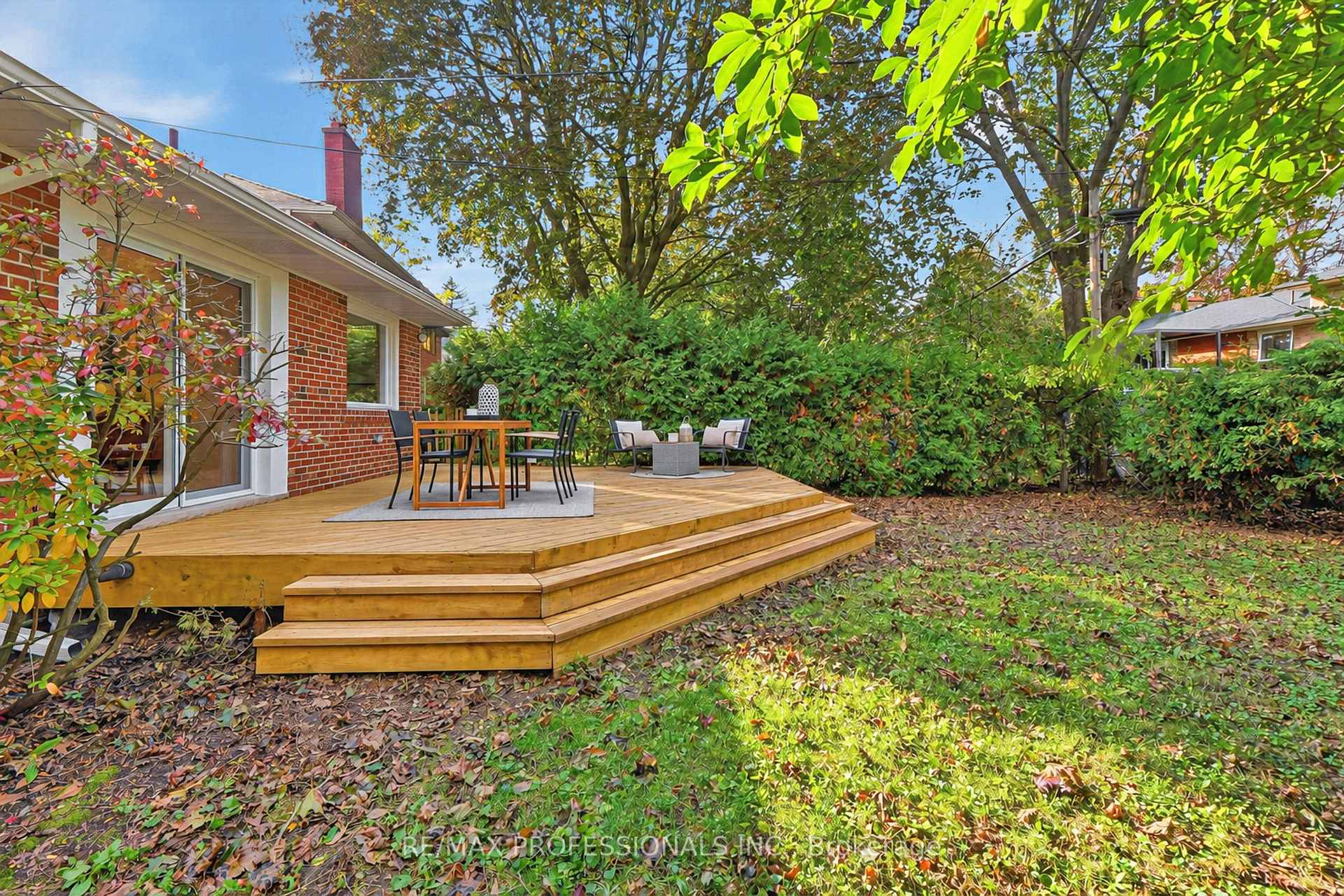 Photo 45 of 8 Northolt Court, Etobicoke, Edenbridge-Humber Valley — HOMEH