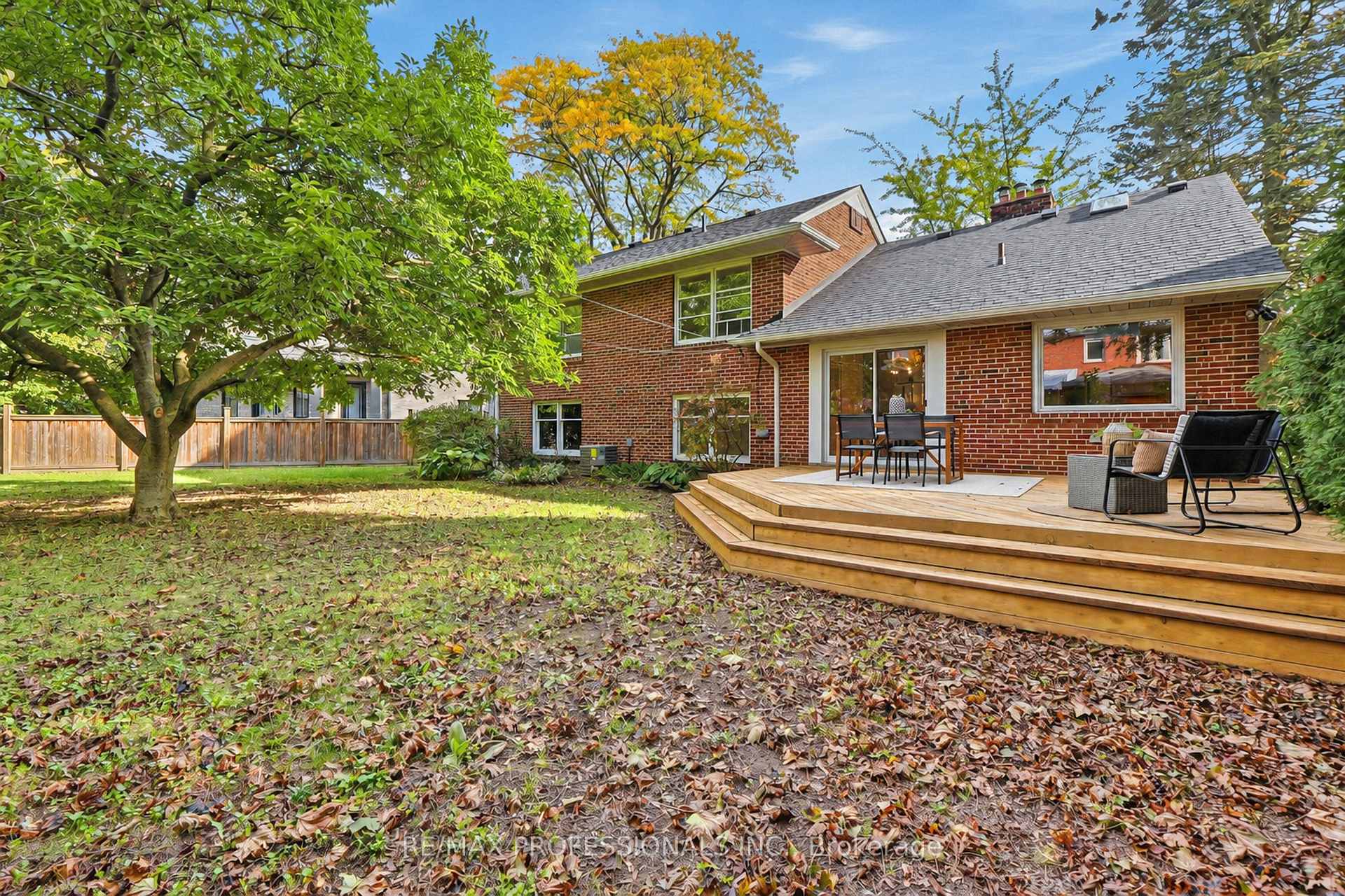 Photo 46 of 8 Northolt Court, Etobicoke, Edenbridge-Humber Valley — HOMEH