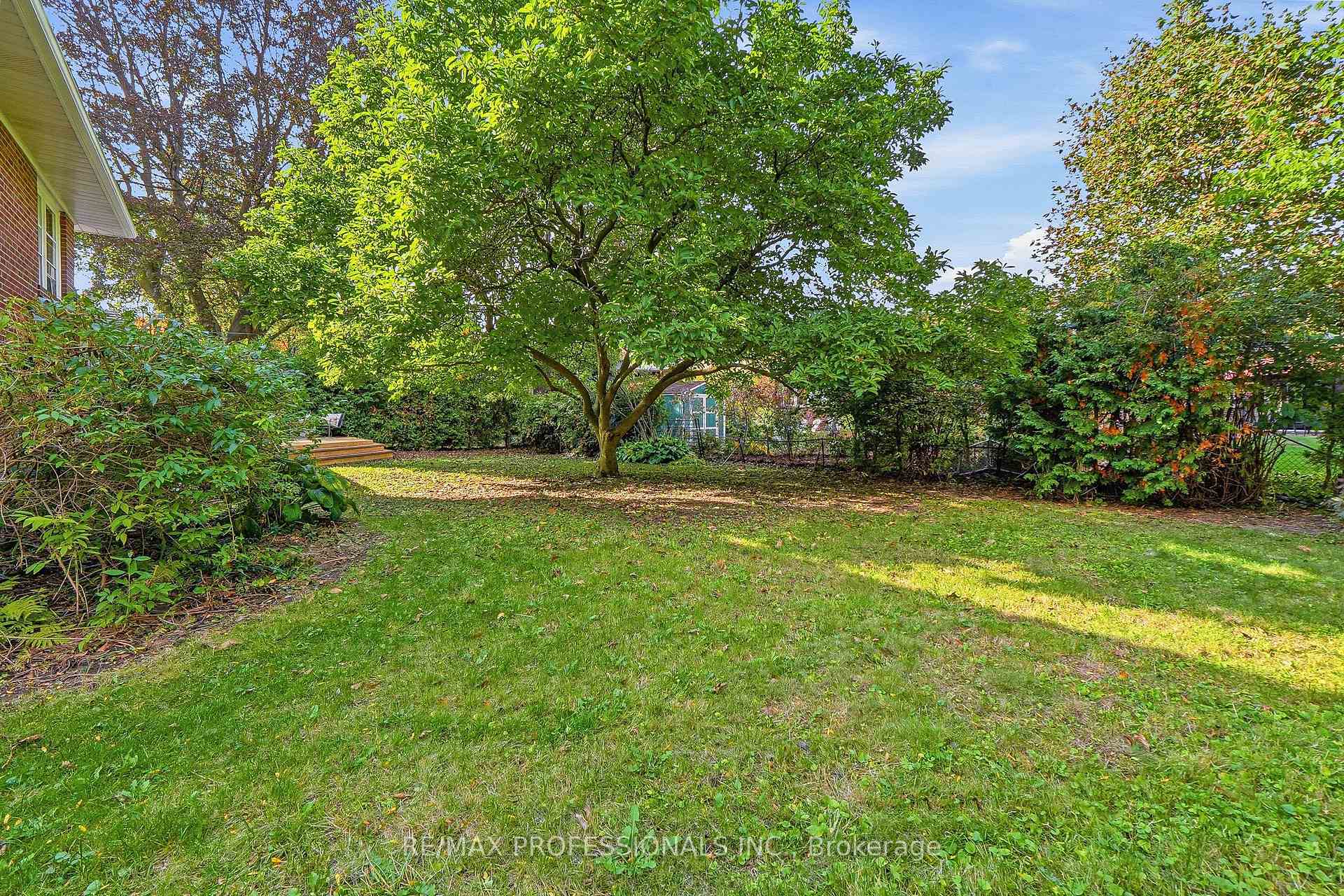Photo 47 of 8 Northolt Court, Etobicoke, Edenbridge-Humber Valley — HOMEH