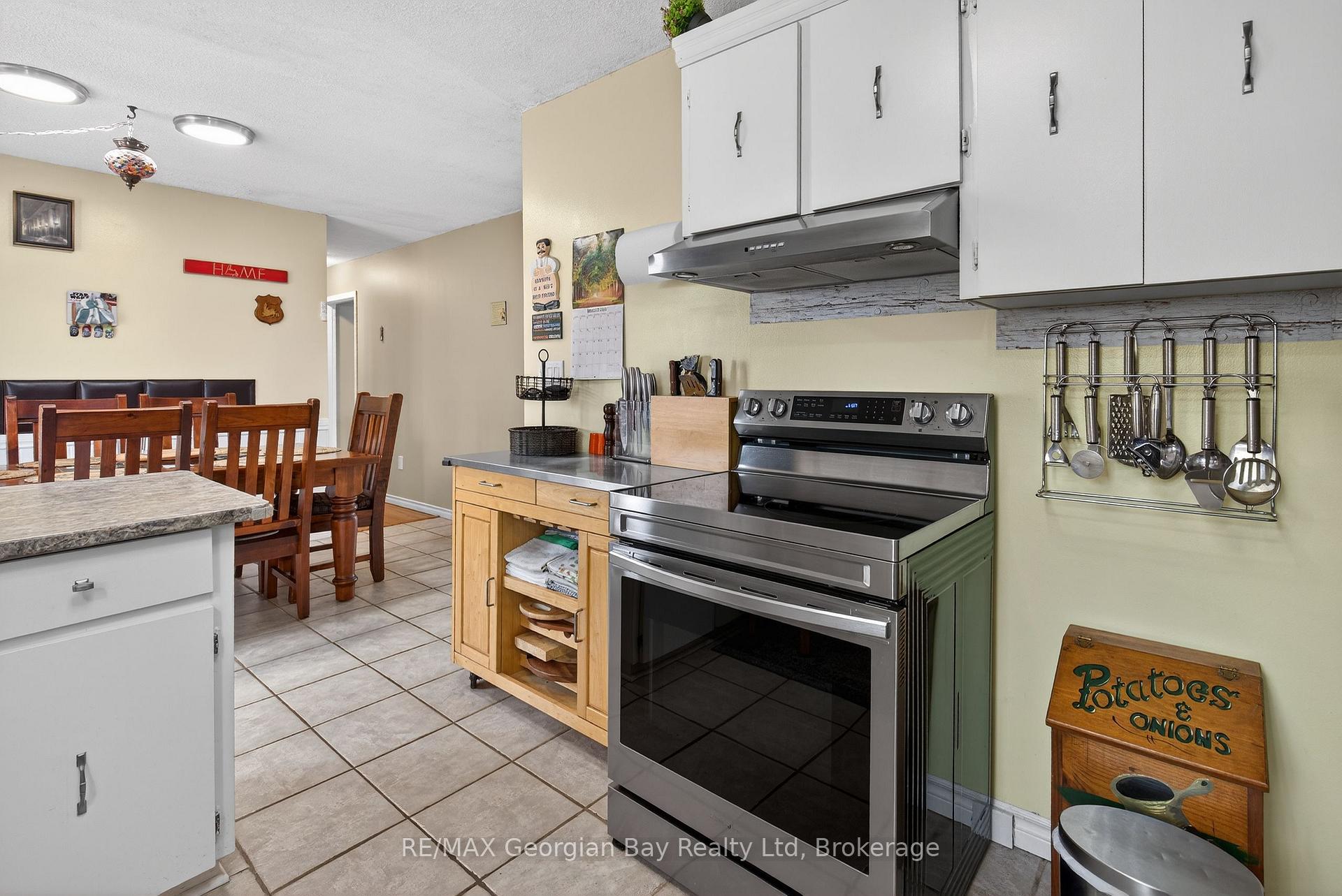 Photo 11 of 480 Broderick Street, Tay, Port McNicoll — HOMEH