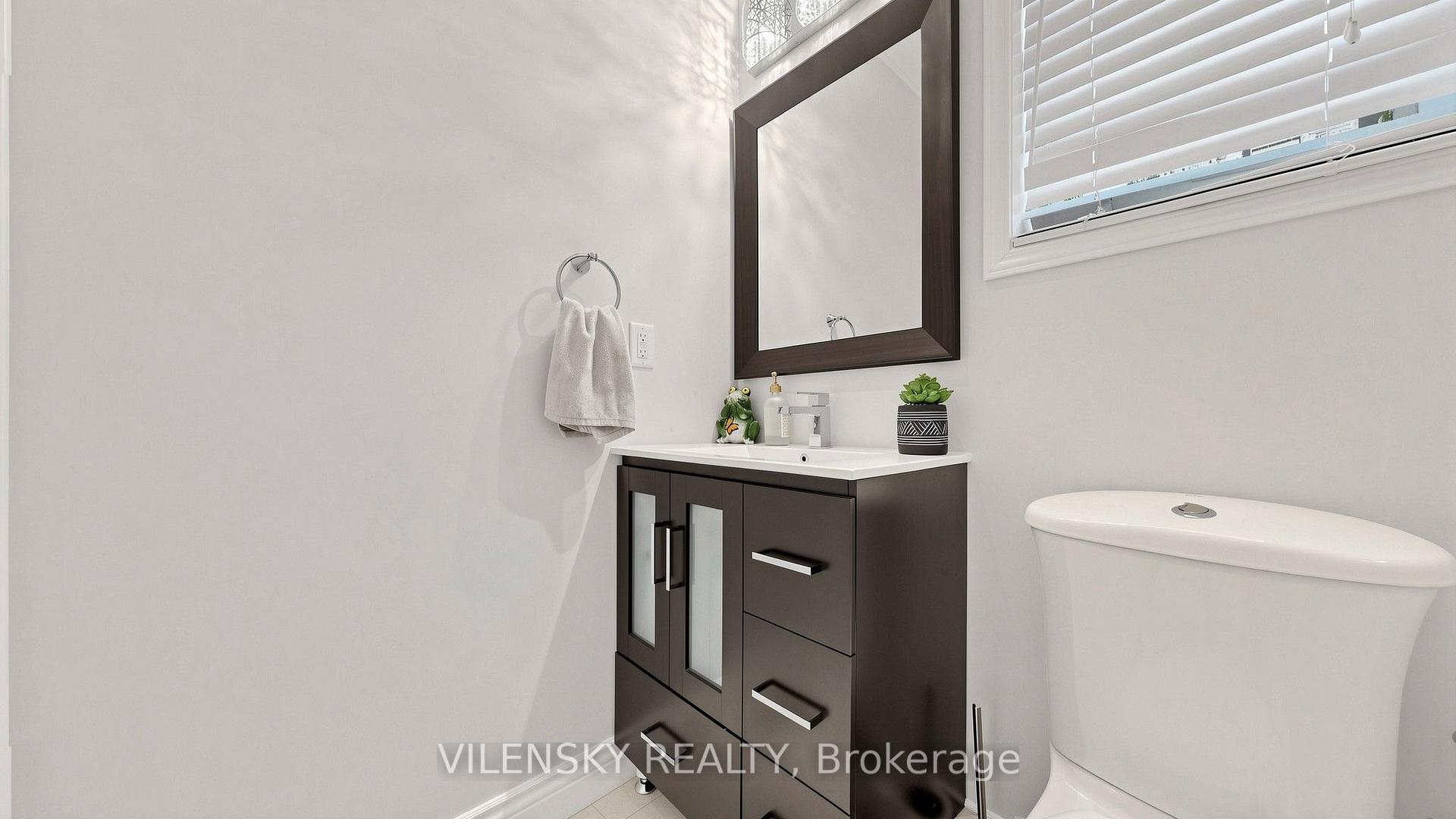 Photo 27 of 66 Catalpa Crescent, Vaughan, Patterson — HOMEH