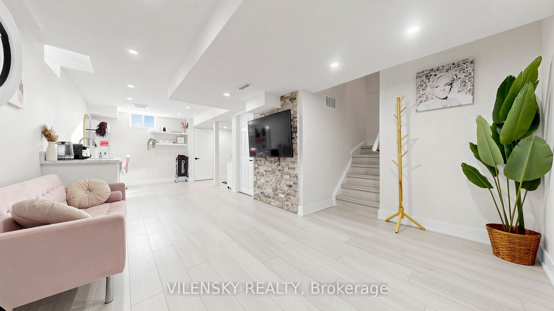 Photo 28 of 66 Catalpa Crescent, Vaughan, Patterson — HOMEH