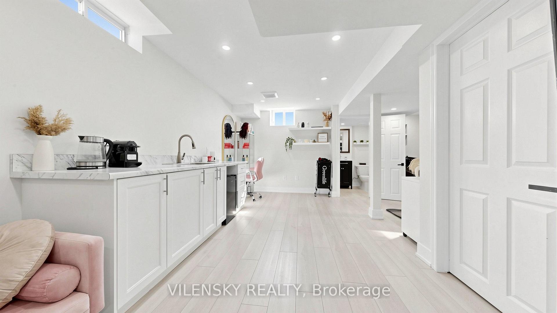 Photo 32 of 66 Catalpa Crescent, Vaughan, Patterson — HOMEH