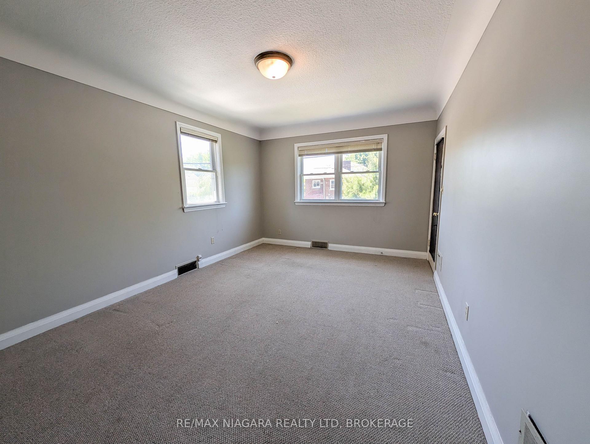 Photo 6 of 106 Haig Street, St. Catharines, Haig — HOMEH