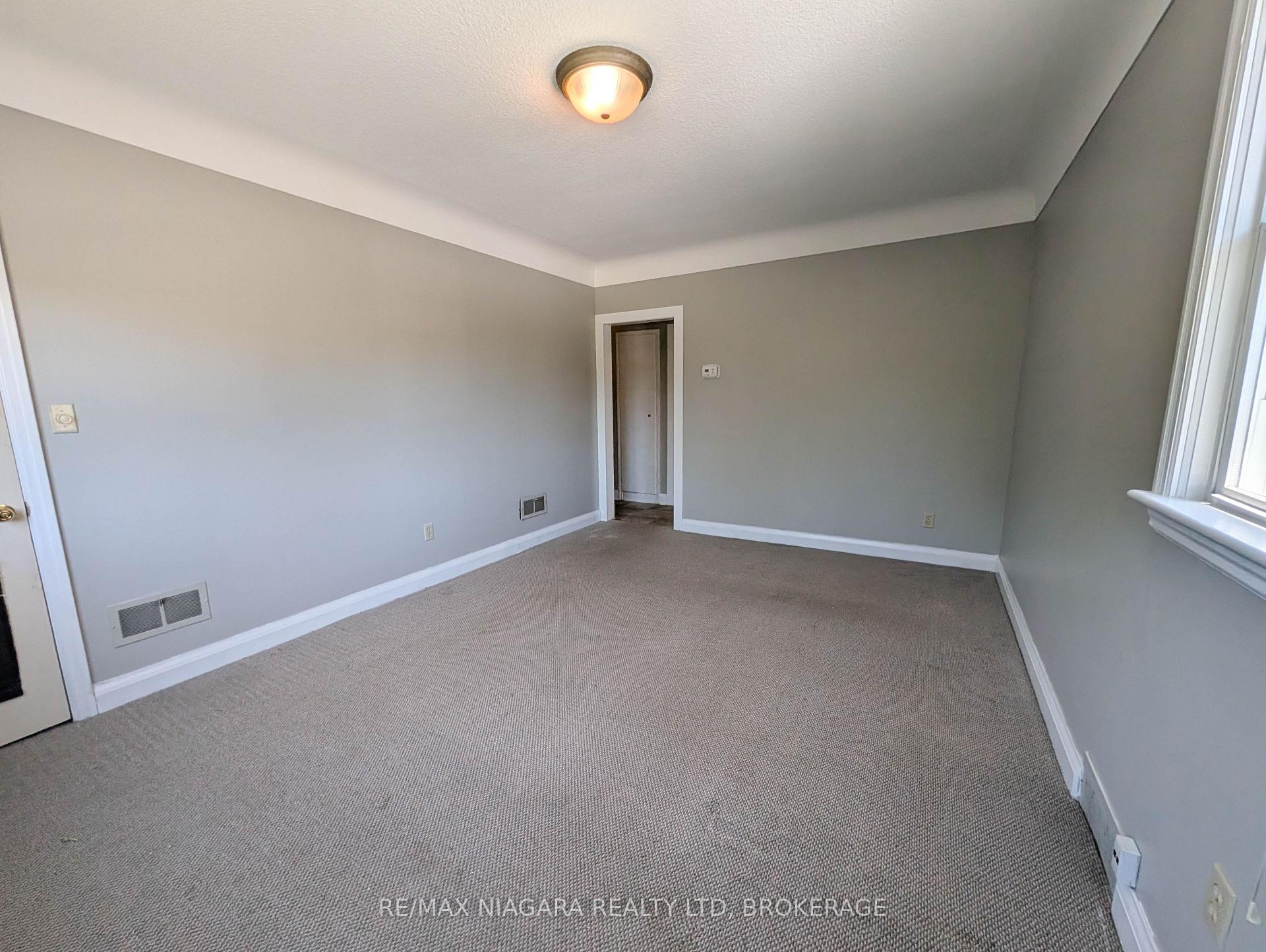 Photo 7 of 106 Haig Street, St. Catharines, Haig — HOMEH