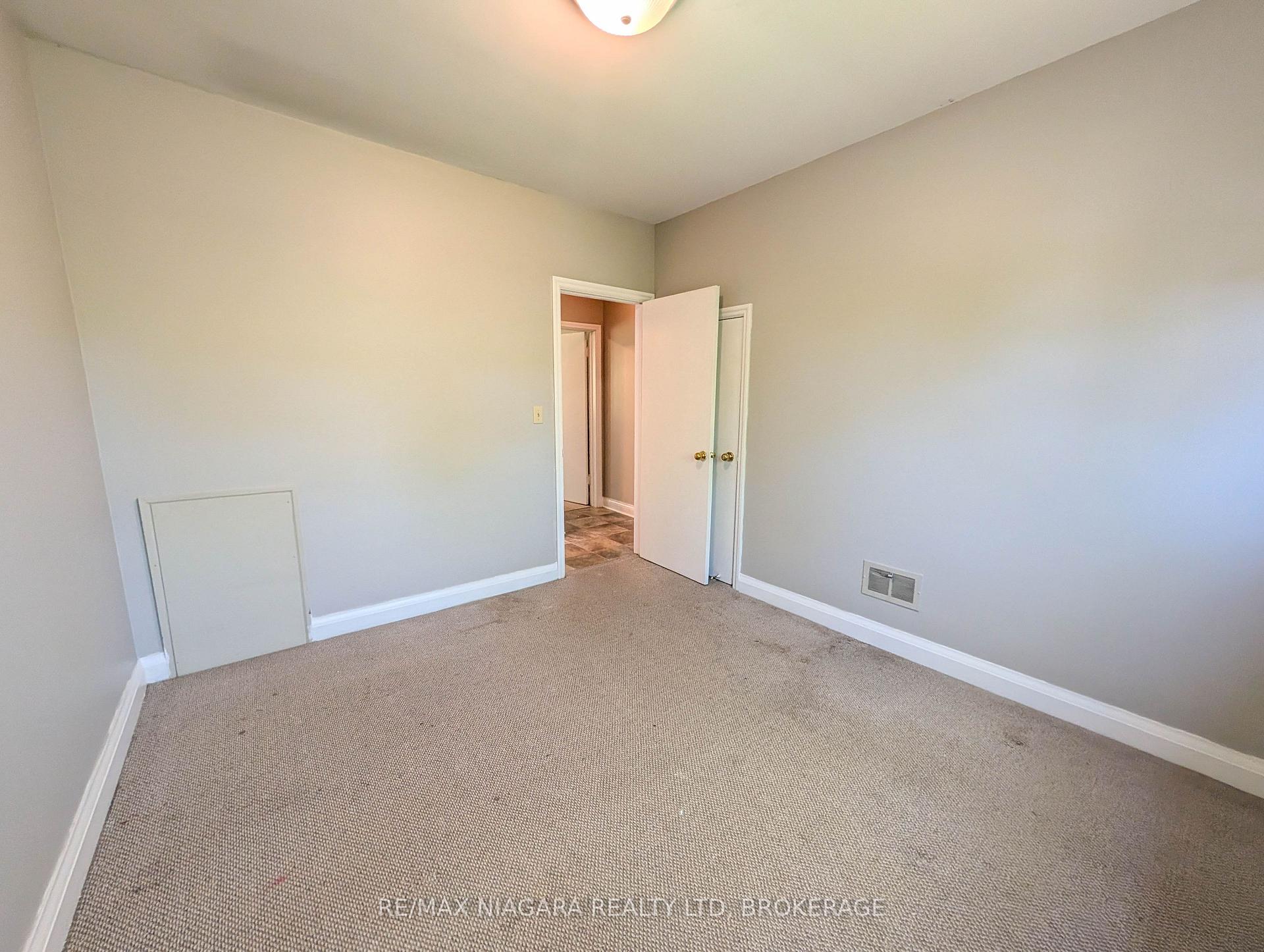 Photo 10 of 106 Haig Street, St. Catharines, Haig — HOMEH