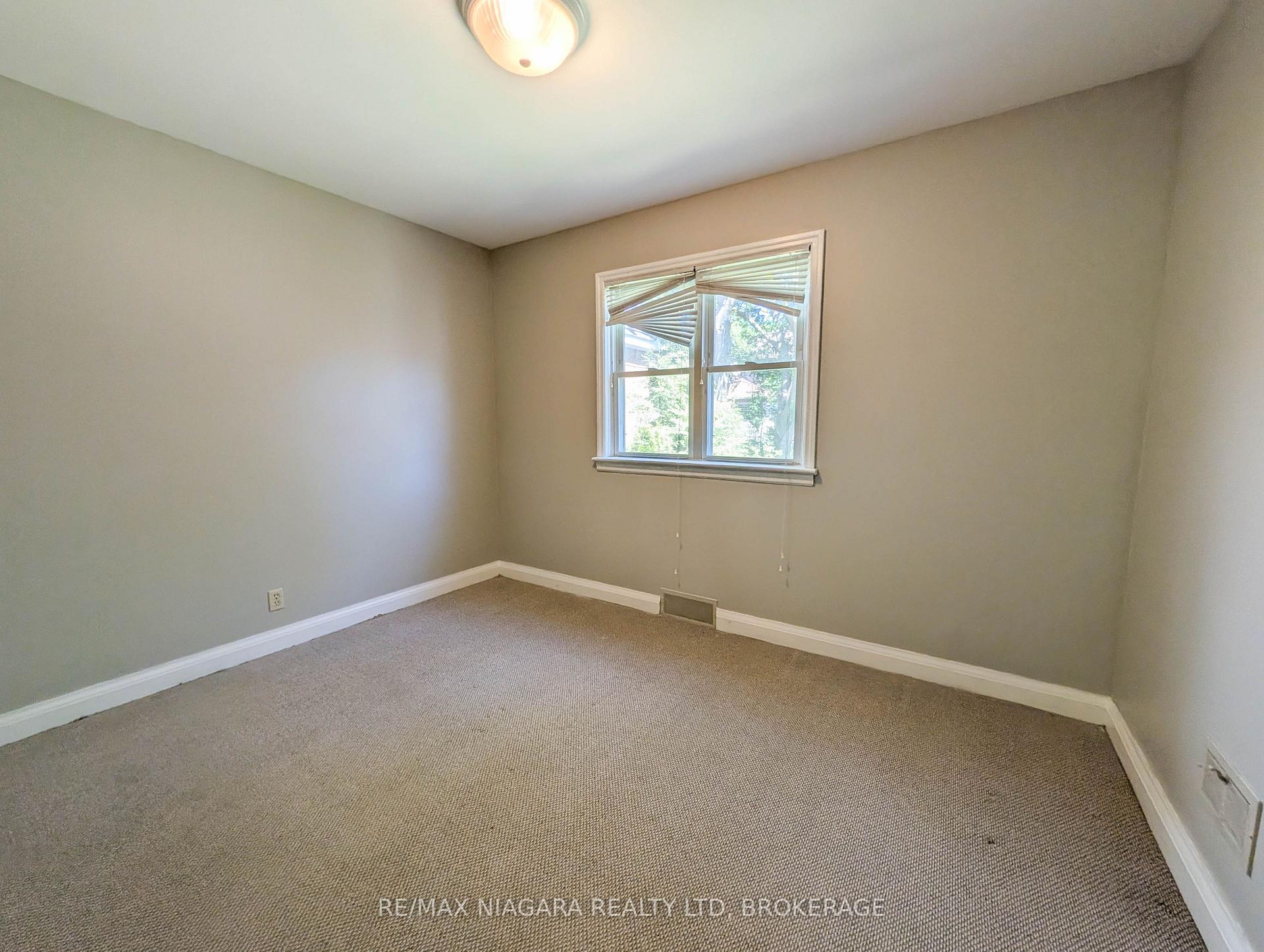 Photo 12 of 106 Haig Street, St. Catharines, Haig — HOMEH