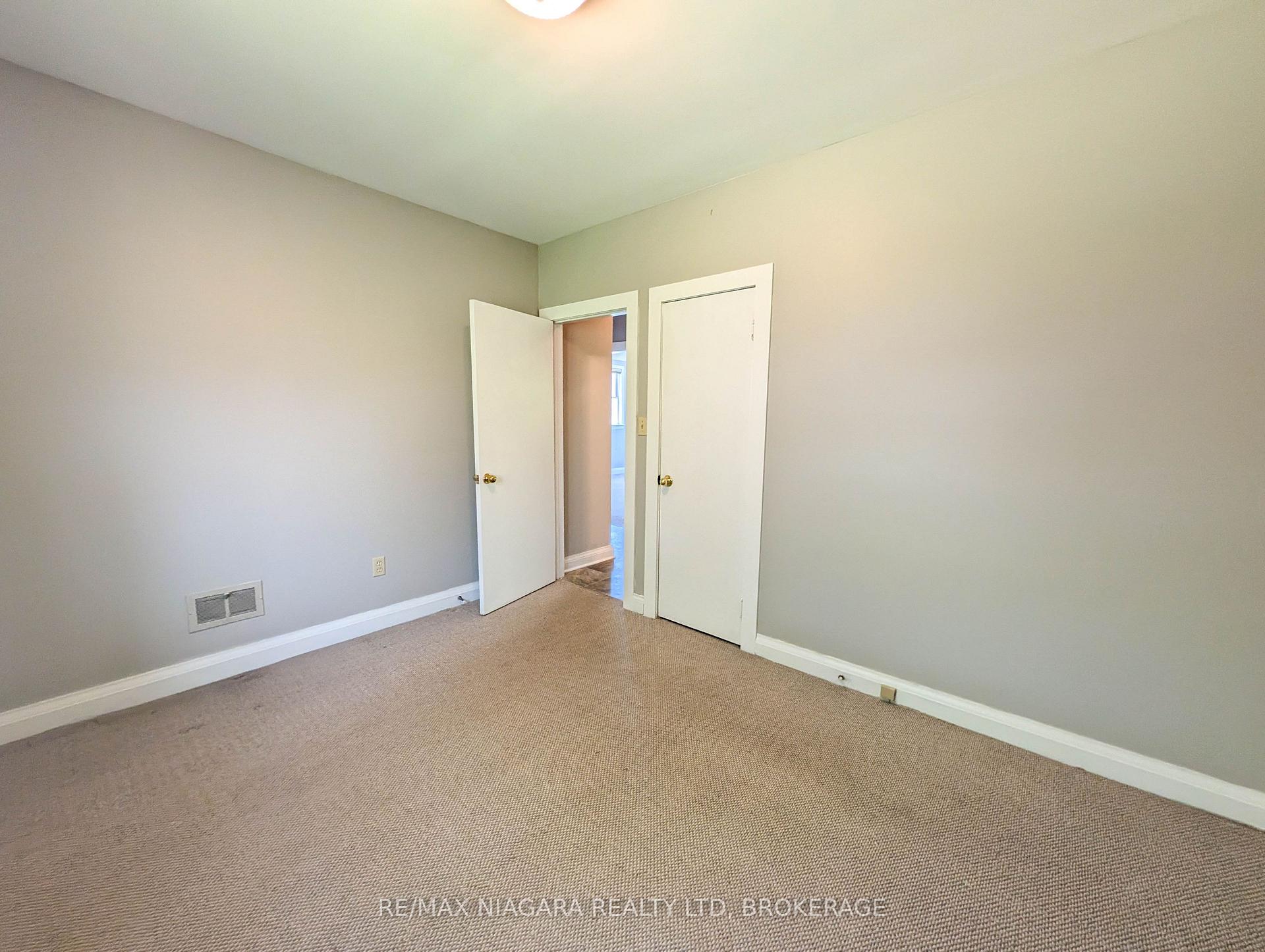 Photo 13 of 106 Haig Street, St. Catharines, Haig — HOMEH