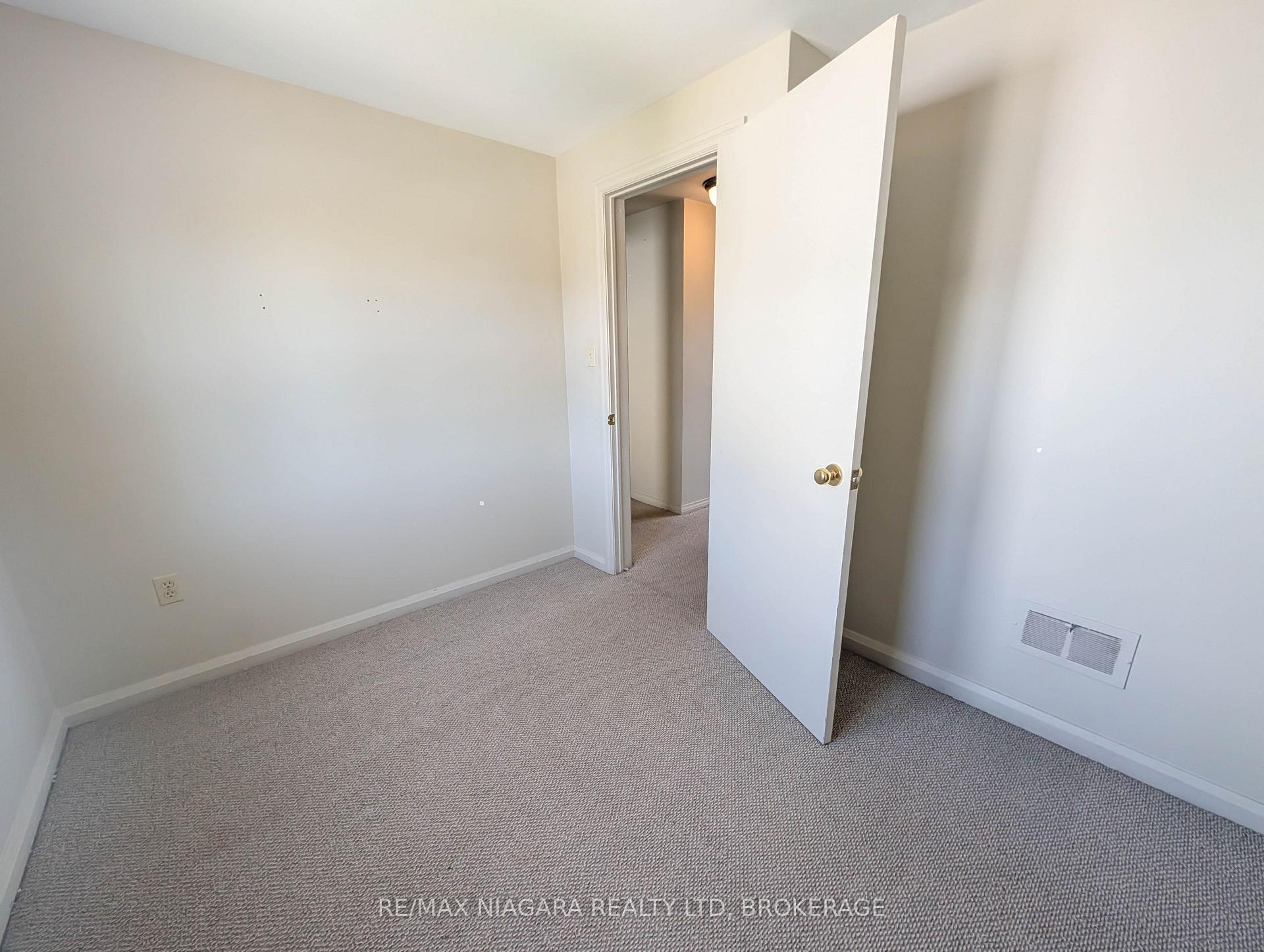 Photo 22 of 106 Haig Street, St. Catharines, Haig — HOMEH