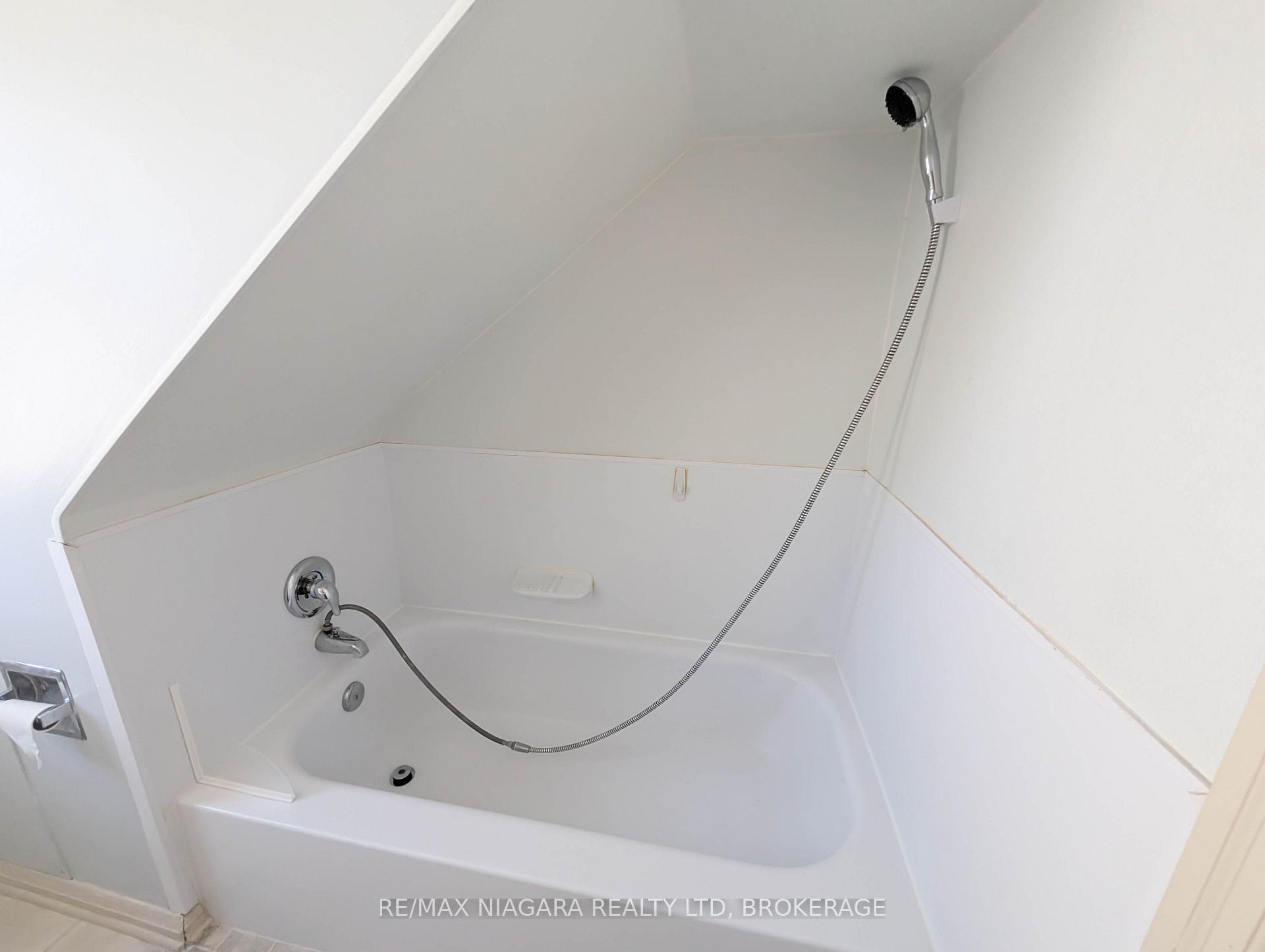 Photo 26 of 106 Haig Street, St. Catharines, Haig — HOMEH