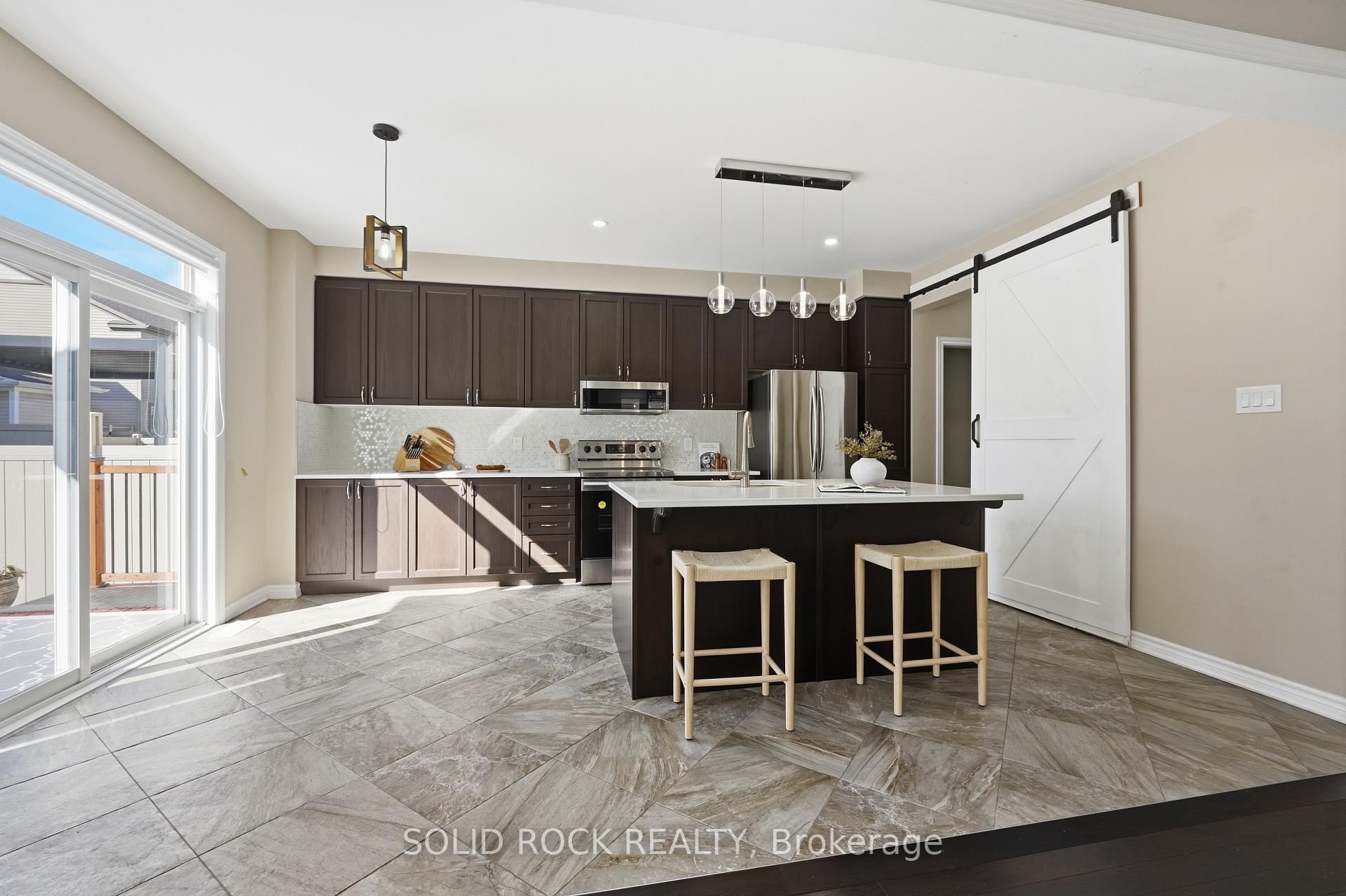 Photo 5 of 55 Solaris Drive, Ottawa, Kanata - Emerald Meadows/Trailwest — HOMEH