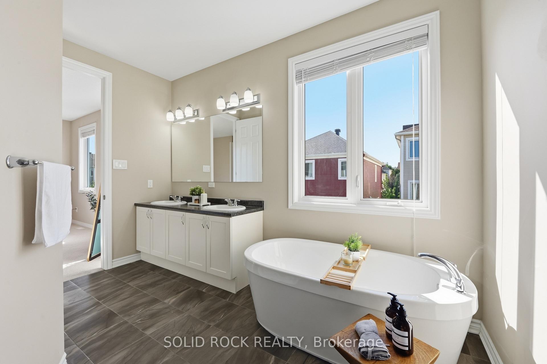 Photo 33 of 55 Solaris Drive, Ottawa, Kanata - Emerald Meadows/Trailwest — HOMEH