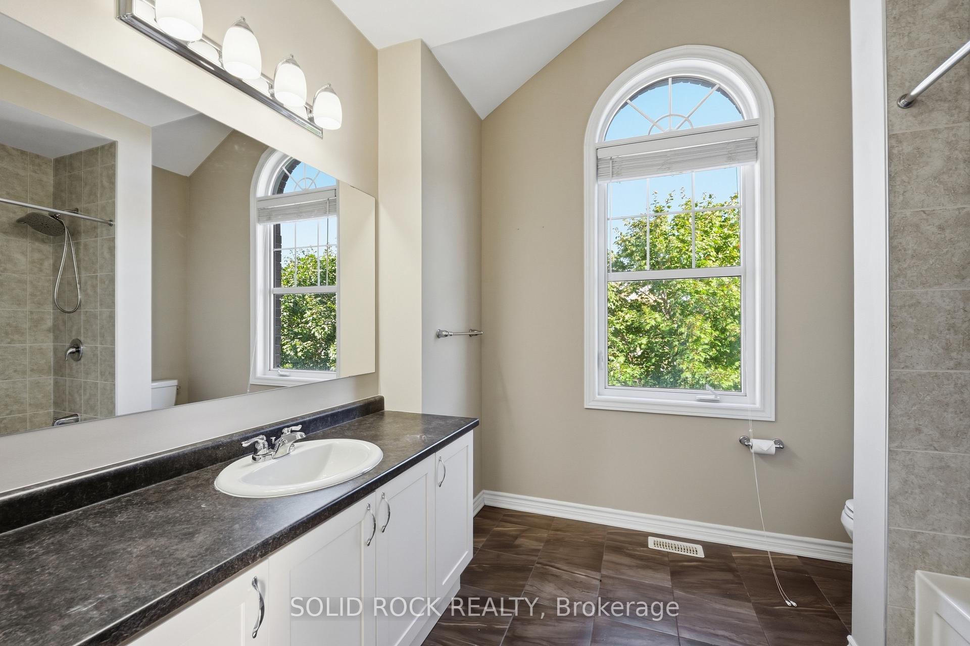 Photo 37 of 55 Solaris Drive, Ottawa, Kanata - Emerald Meadows/Trailwest — HOMEH