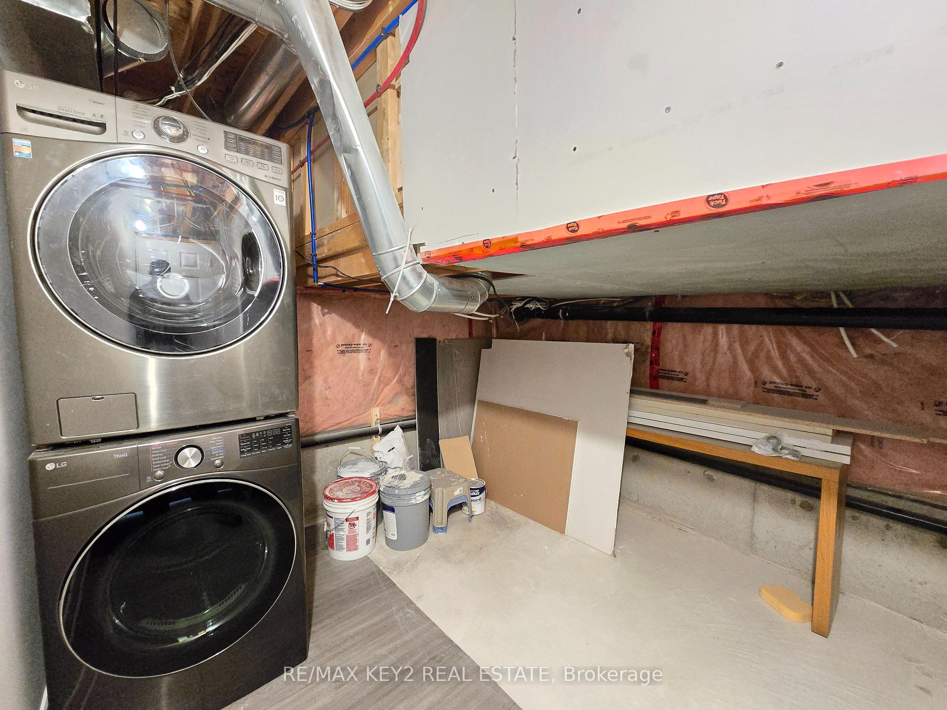 Photo 11 of 45 Ball Crescent, Whitby, Williamsburg — HOMEH