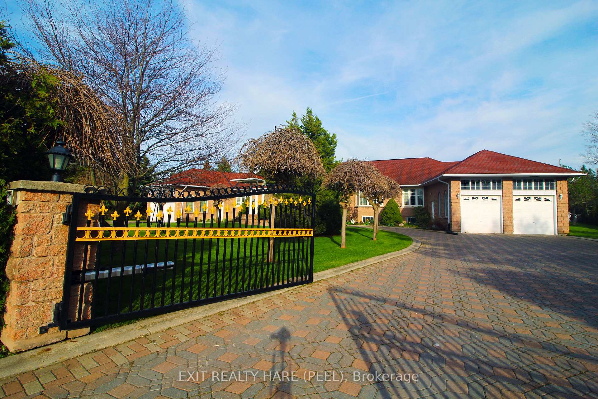 Photo 5 of 5 Glenbrook Boulevard, Brampton, Toronto Gore Rural Estate — HOMEH