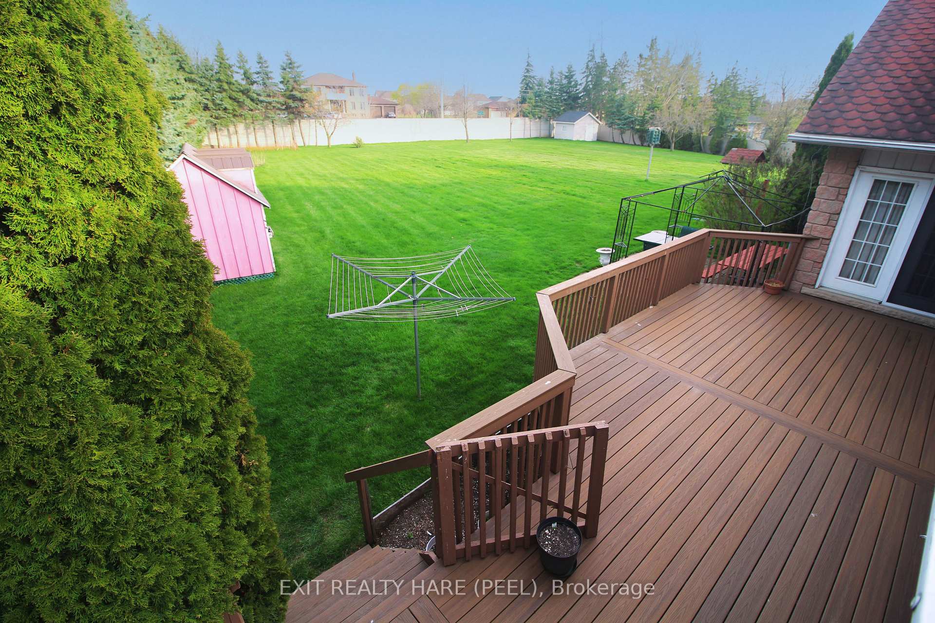 Photo 10 of 5 Glenbrook Boulevard, Brampton, Toronto Gore Rural Estate — HOMEH