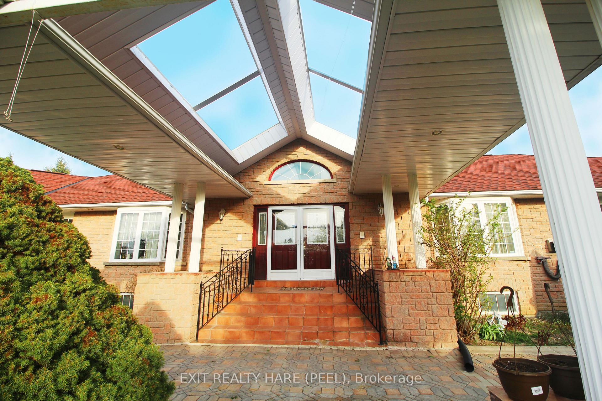 Photo 12 of 5 Glenbrook Boulevard, Brampton, Toronto Gore Rural Estate — HOMEH