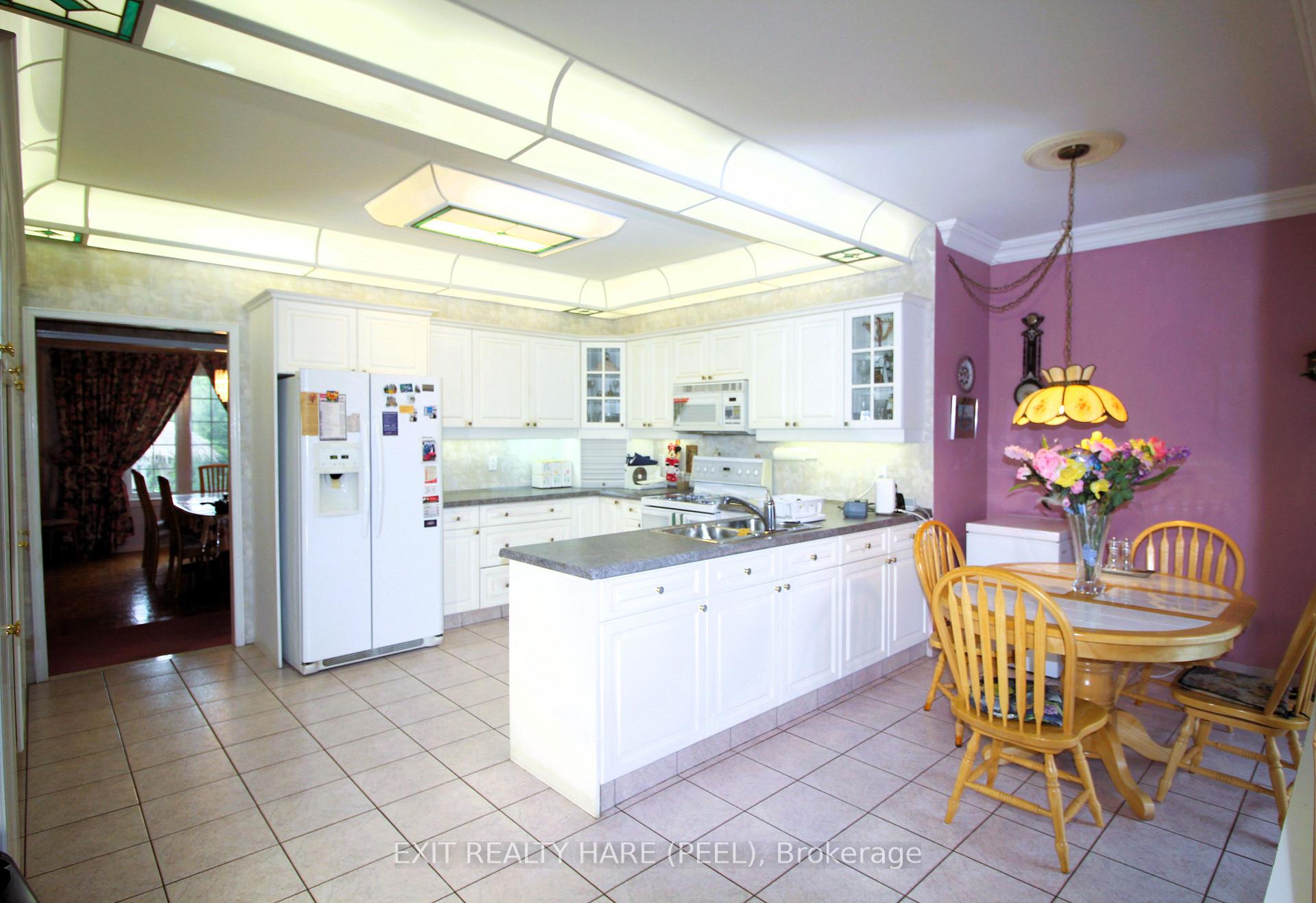 Photo 17 of 5 Glenbrook Boulevard, Brampton, Toronto Gore Rural Estate — HOMEH