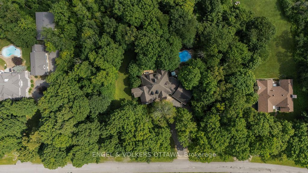 Photo 4 of 1412 Houston Crescent, Ottawa, Kanata - Rural Kanata (Central) — HOMEH