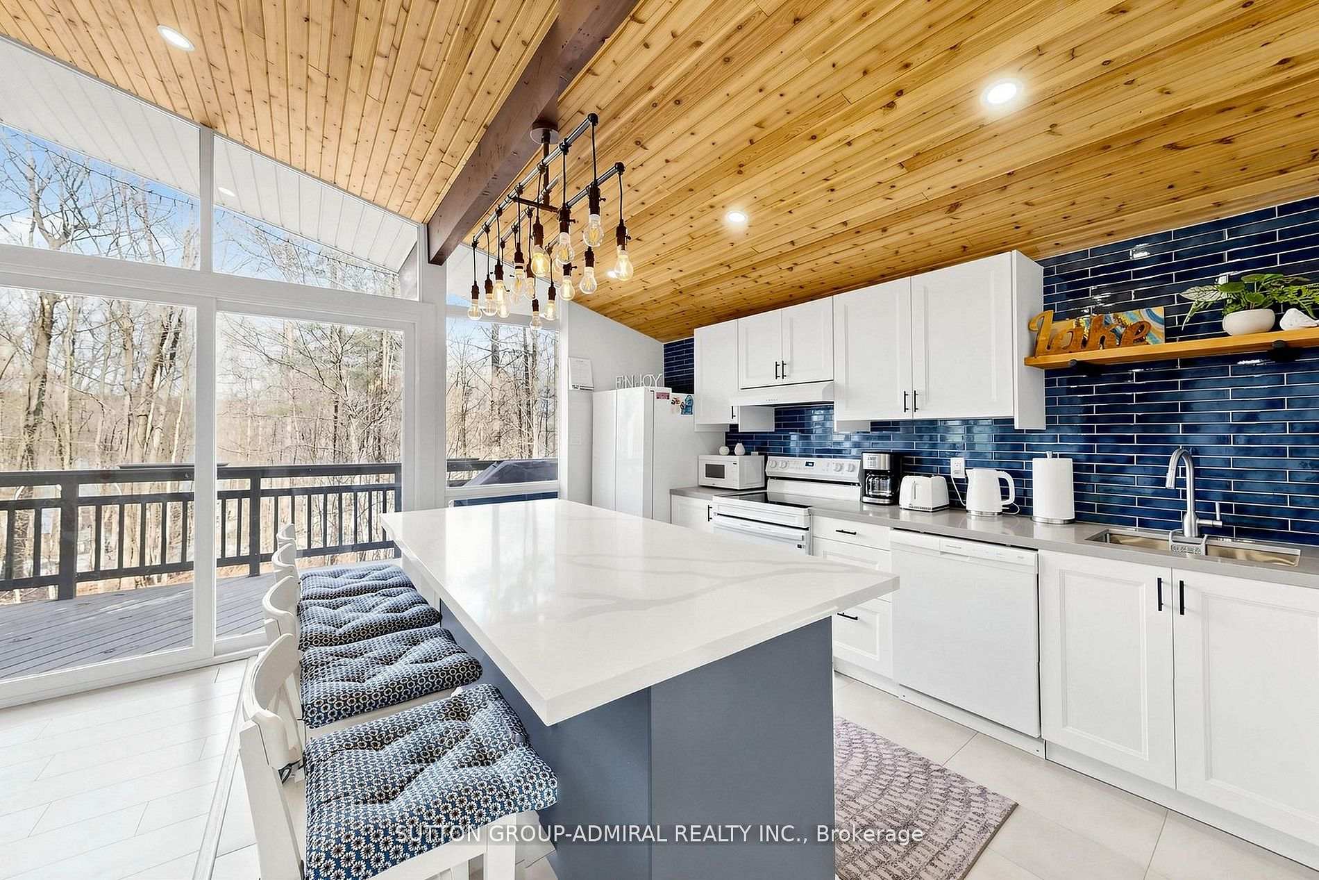 Photo 5 of 28 Timcourt Drive, Tiny, Rural Tiny — HOMEH