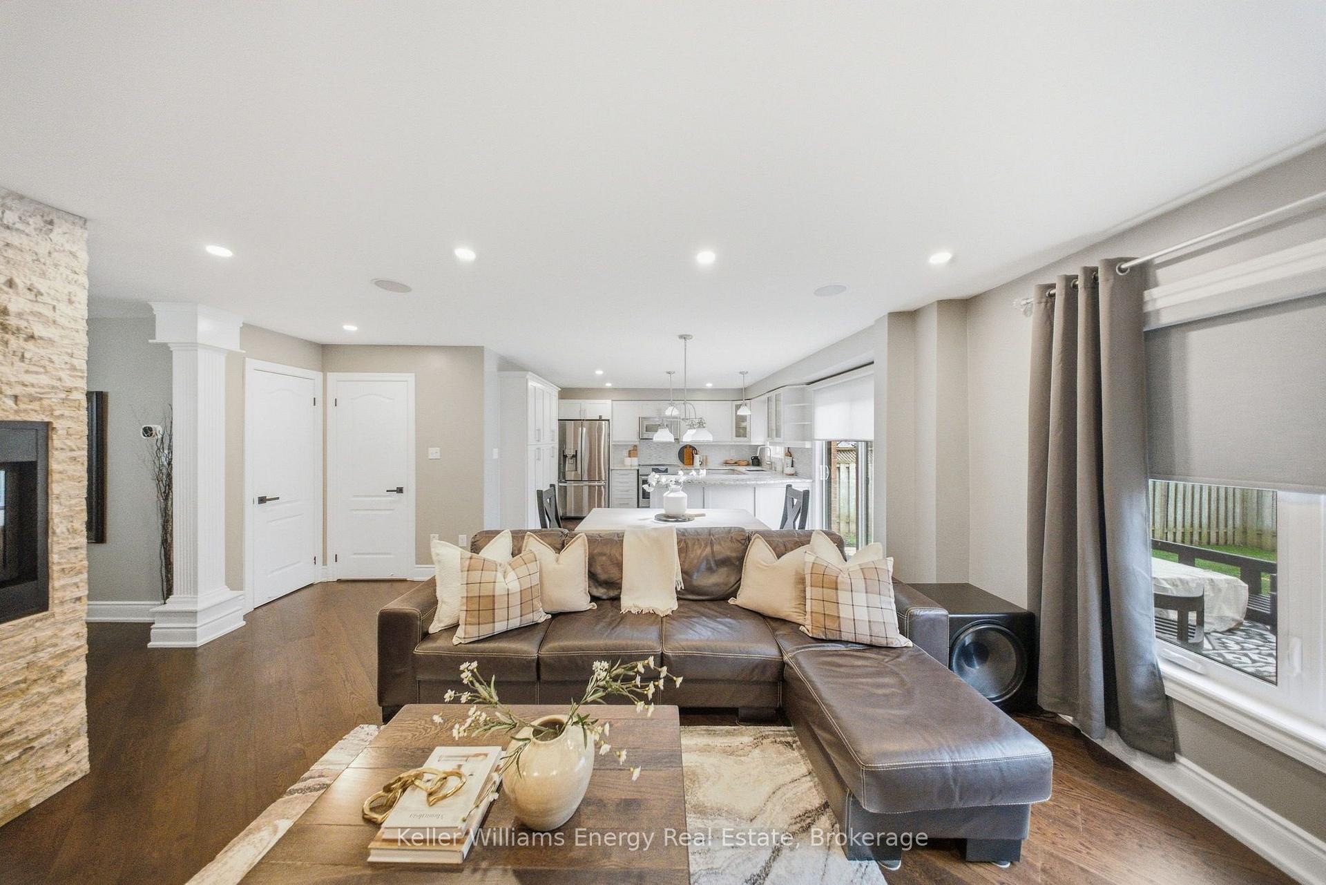 Photo 15 of 8 Holliman Lane, Ajax, South East — HOMEH