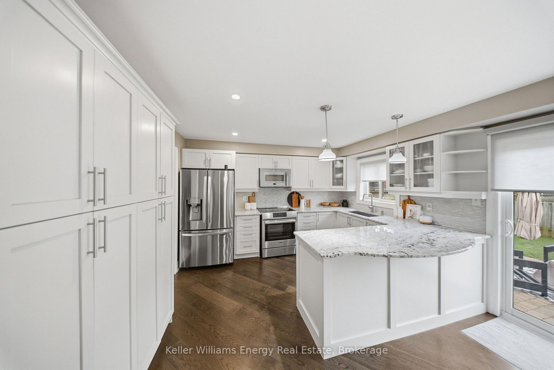Photo 16 of 8 Holliman Lane, Ajax, South East — HOMEH