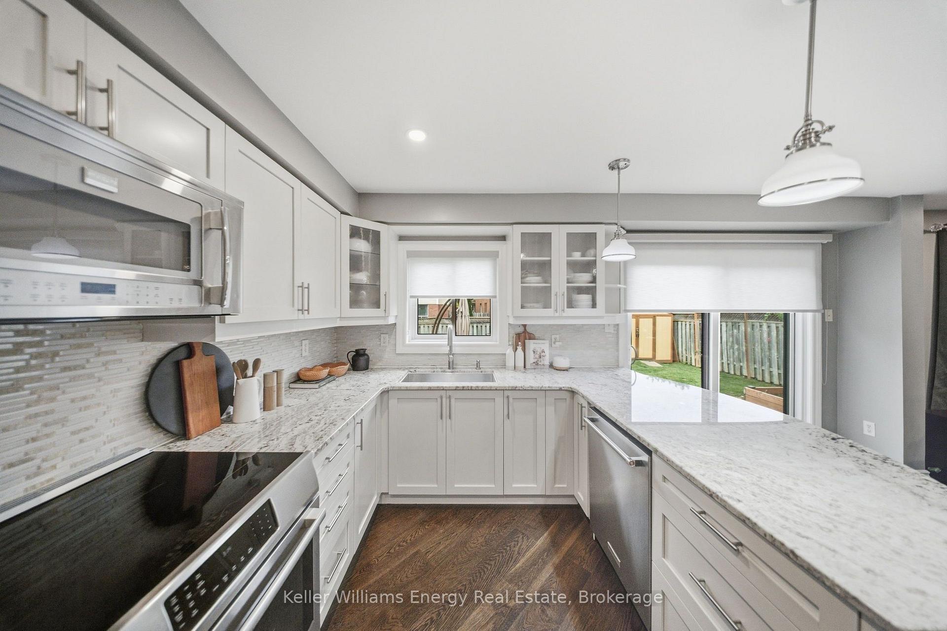 Photo 20 of 8 Holliman Lane, Ajax, South East — HOMEH