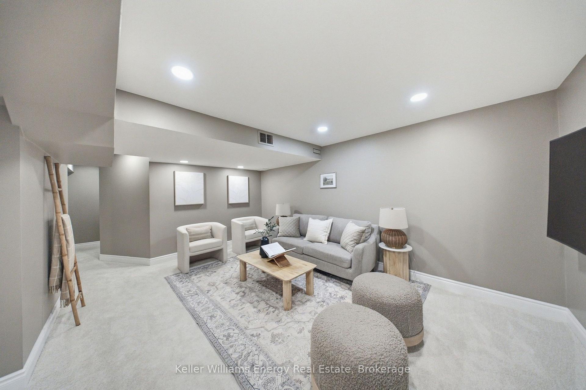 Photo 39 of 8 Holliman Lane, Ajax, South East — HOMEH