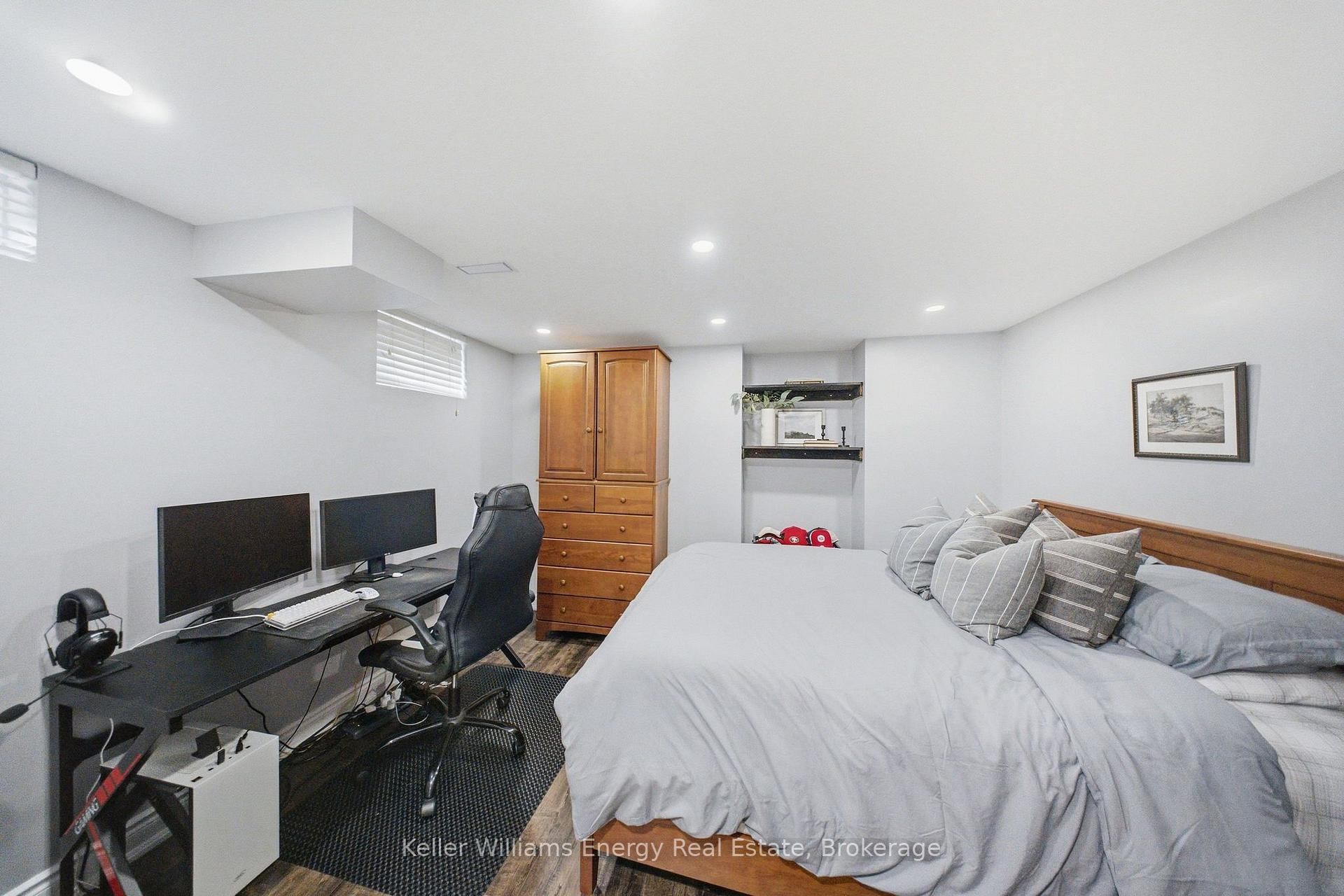 Photo 44 of 8 Holliman Lane, Ajax, South East — HOMEH