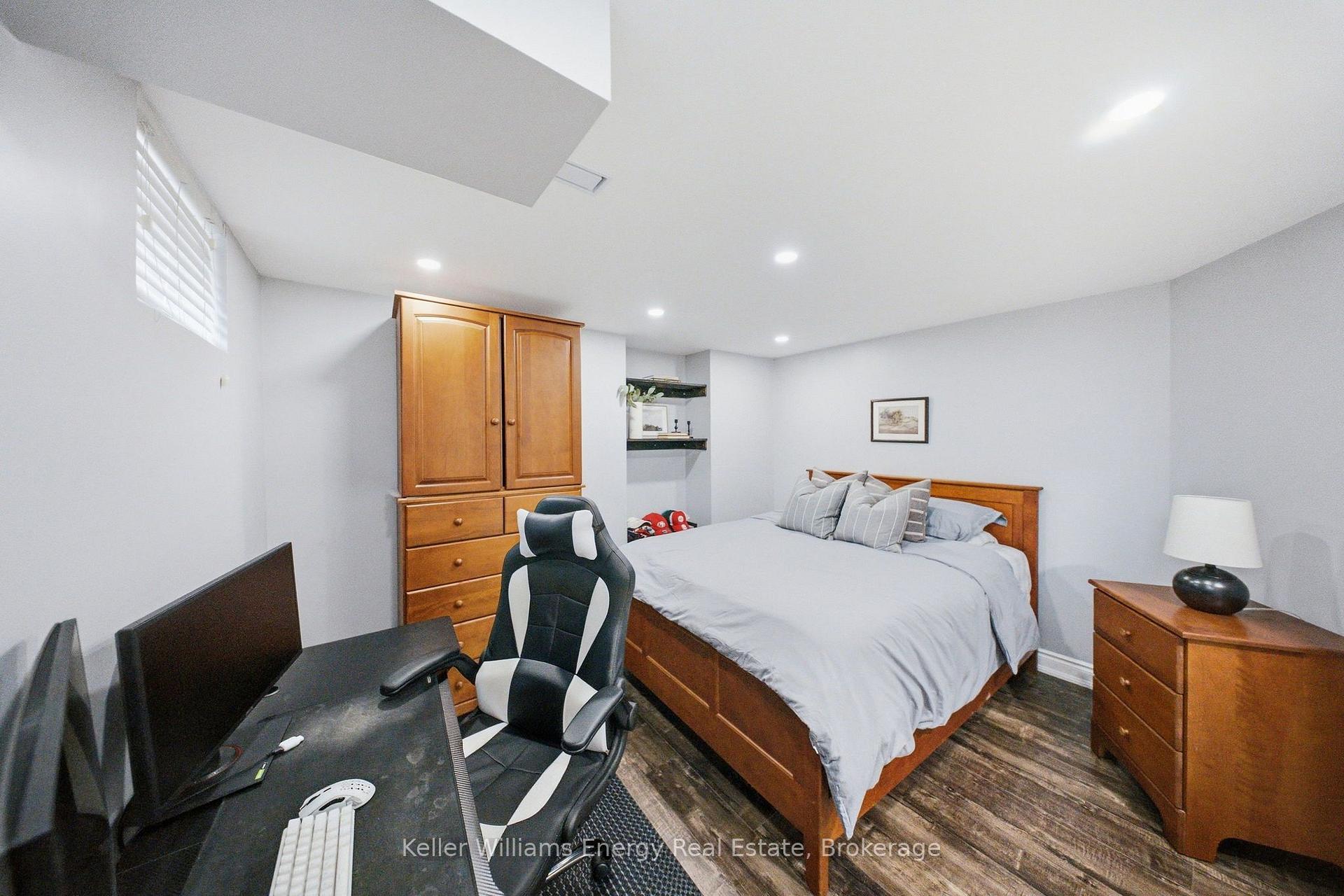 Photo 45 of 8 Holliman Lane, Ajax, South East — HOMEH