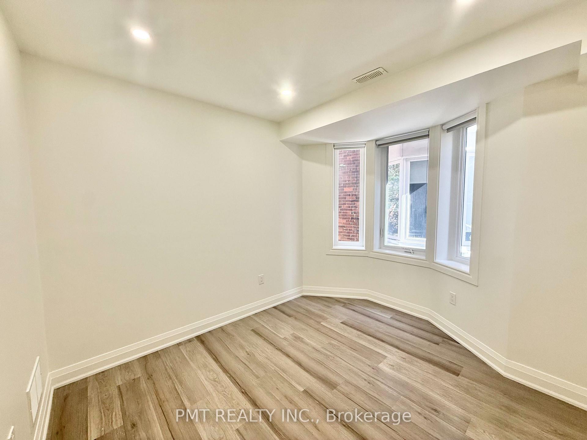 Photo 4 of Unit Main, 8 Rusholme Park Crescent, Toronto, Little Portugal — HOMEH
