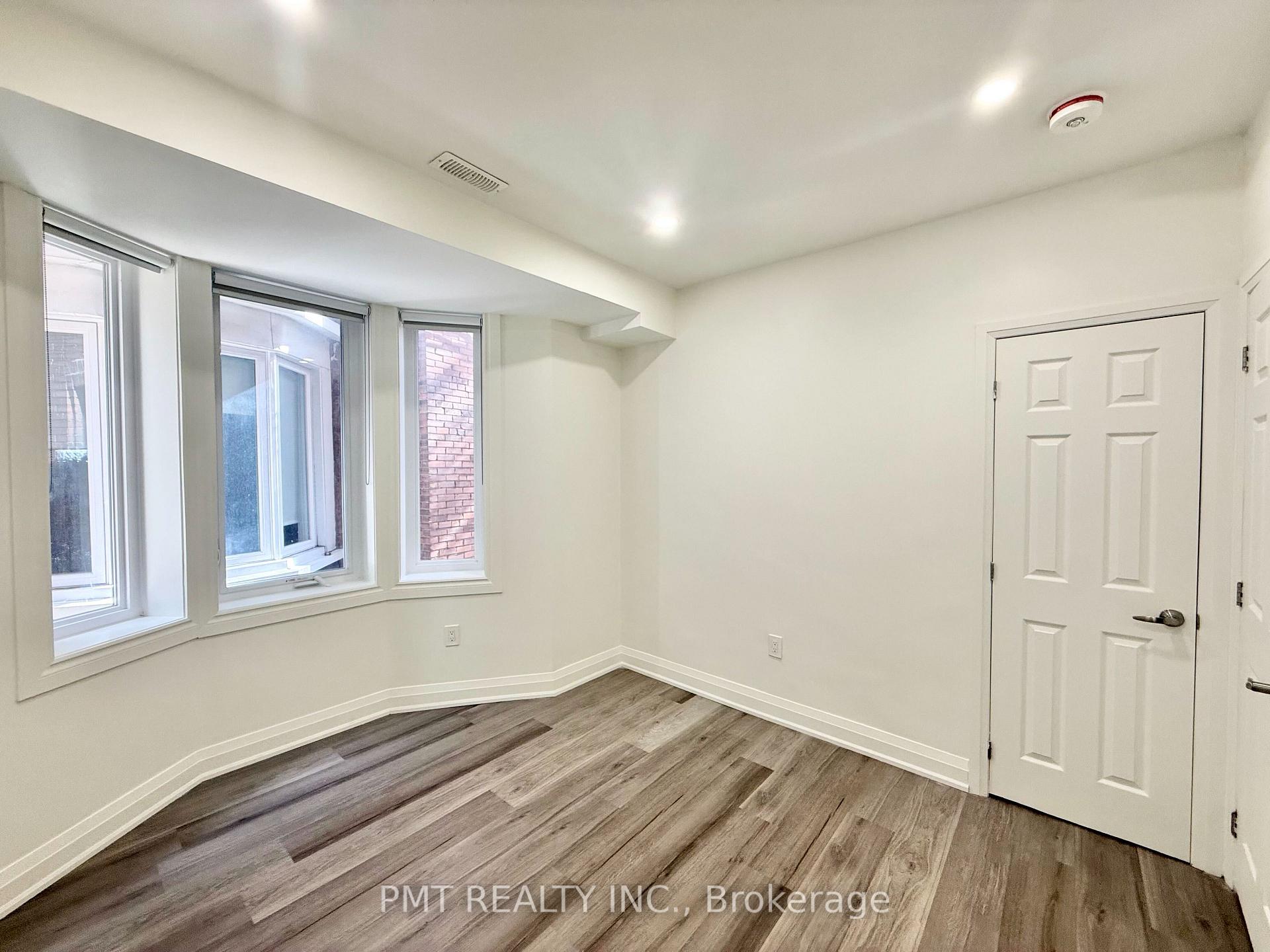 Photo 5 of Unit Main, 8 Rusholme Park Crescent, Toronto, Little Portugal — HOMEH